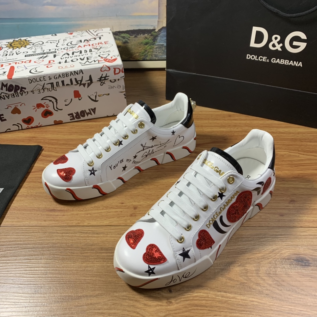 Dolce & Gabbana Low Tops Sneakers 129 - vstockx