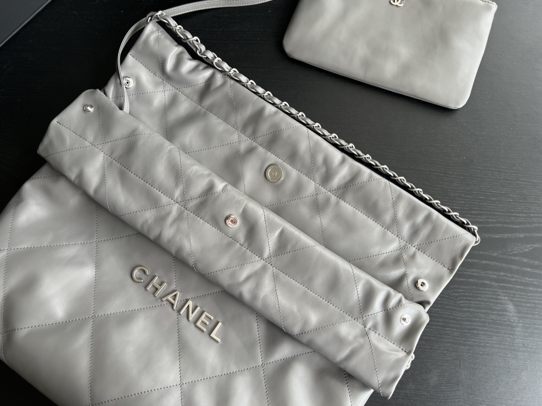 Handbag Chanel size 39cmx42cmx8 cm - vstockx
