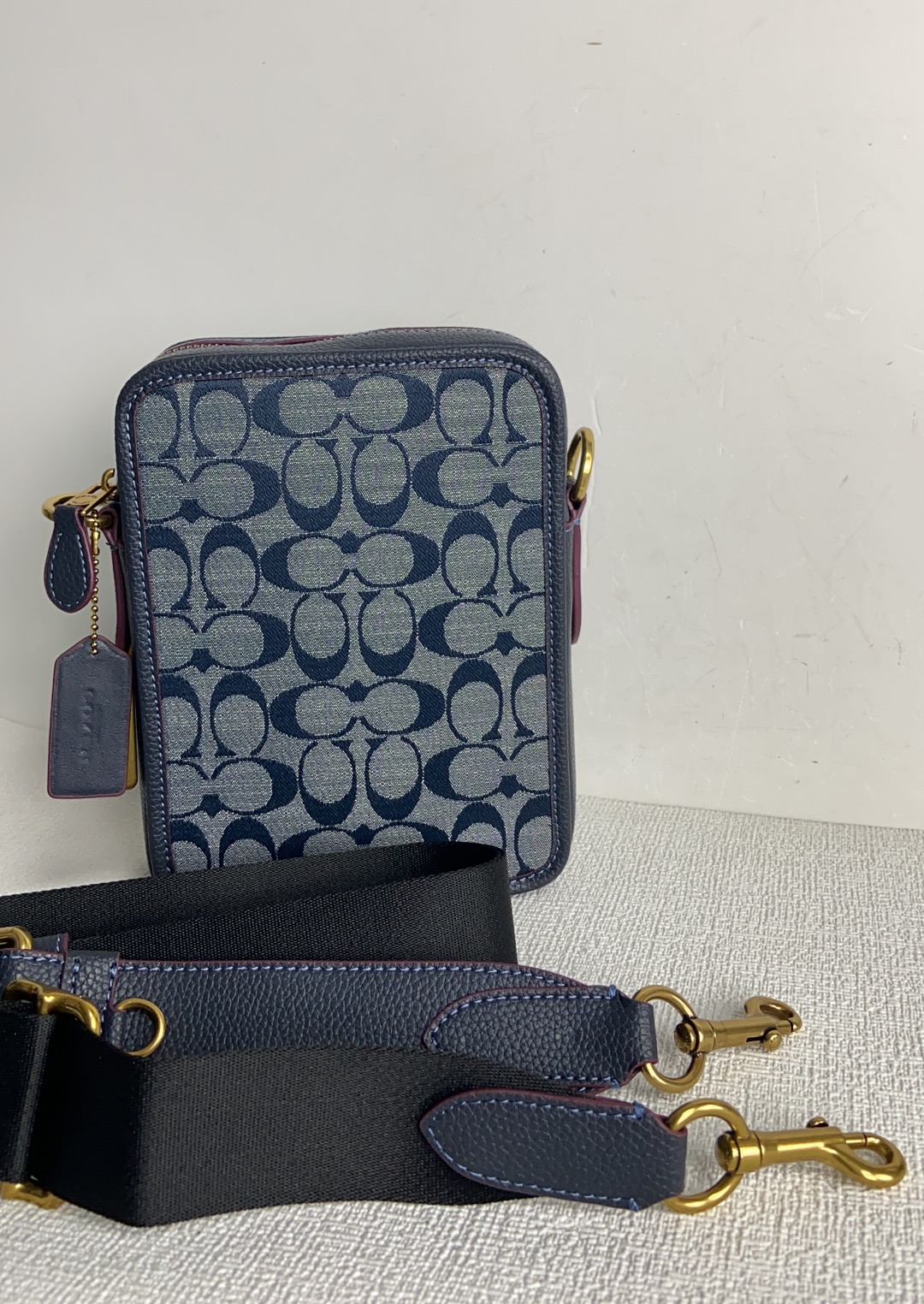 Handbags Coach CH060 size:16*21*6cm - vstockx