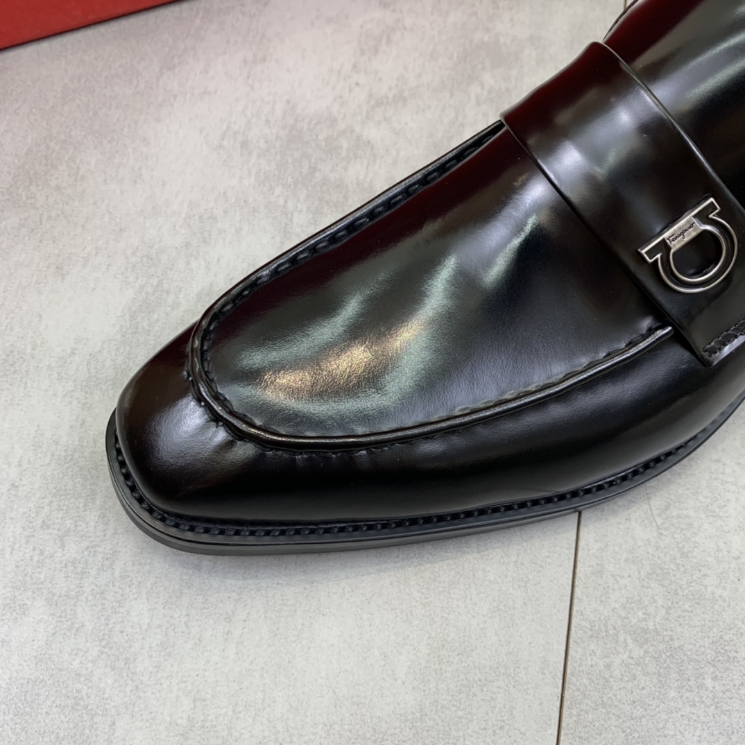 Salvatore Ferragamo Boots 11 - vstockx