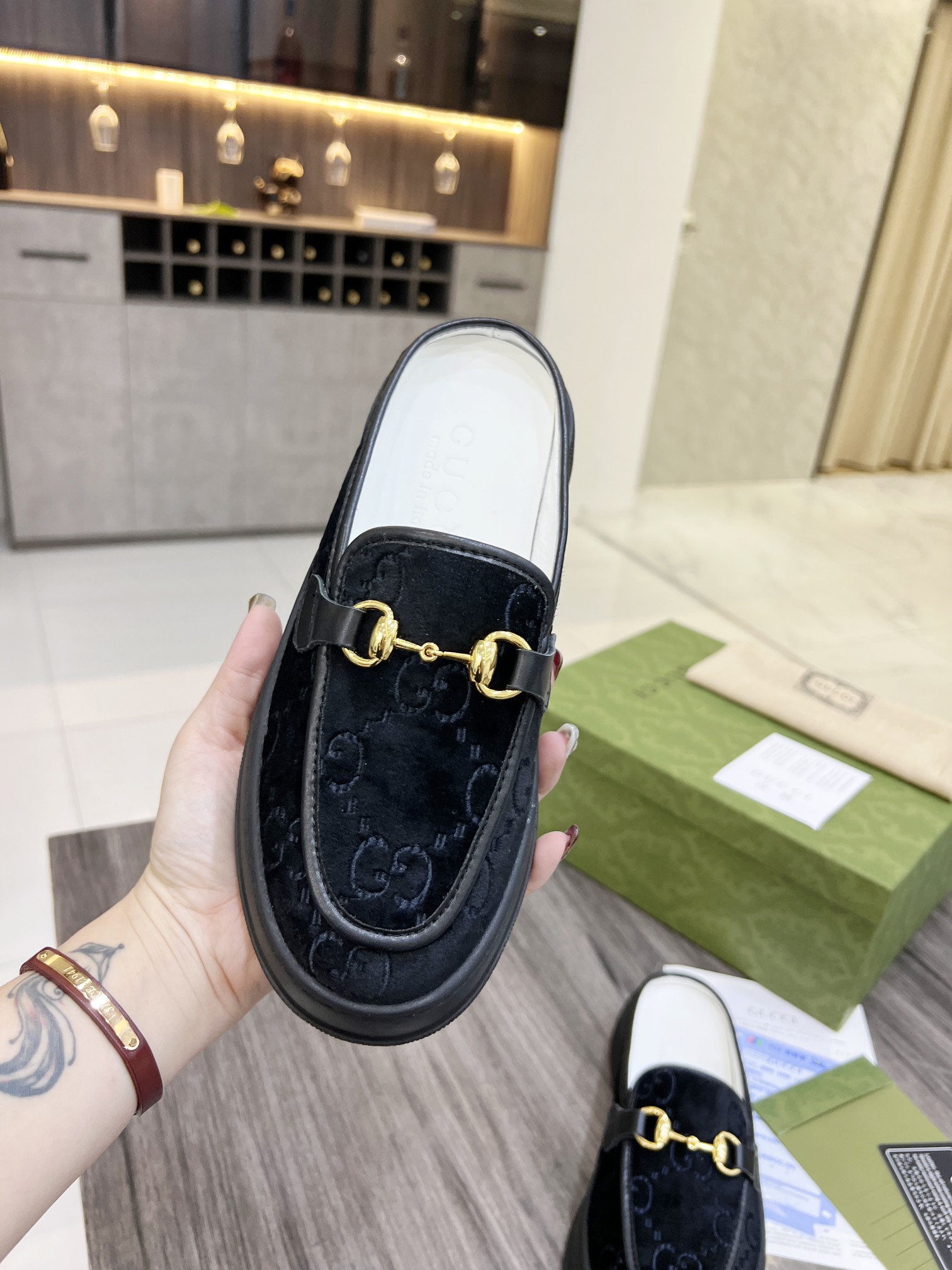 Gucci Women's WOMEN 6 - vstockx