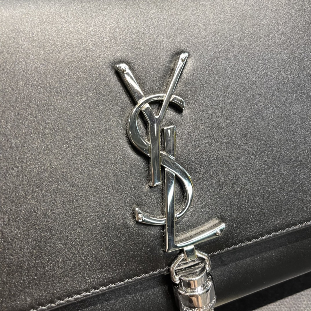 Handbags SAINT LAURENT 354119 size 24x14.5x5 cm - vstockx