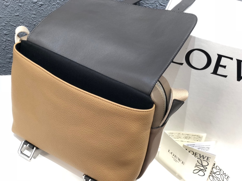 Handbags LOEWE ykk size:23x18x9 cm - vstockx
