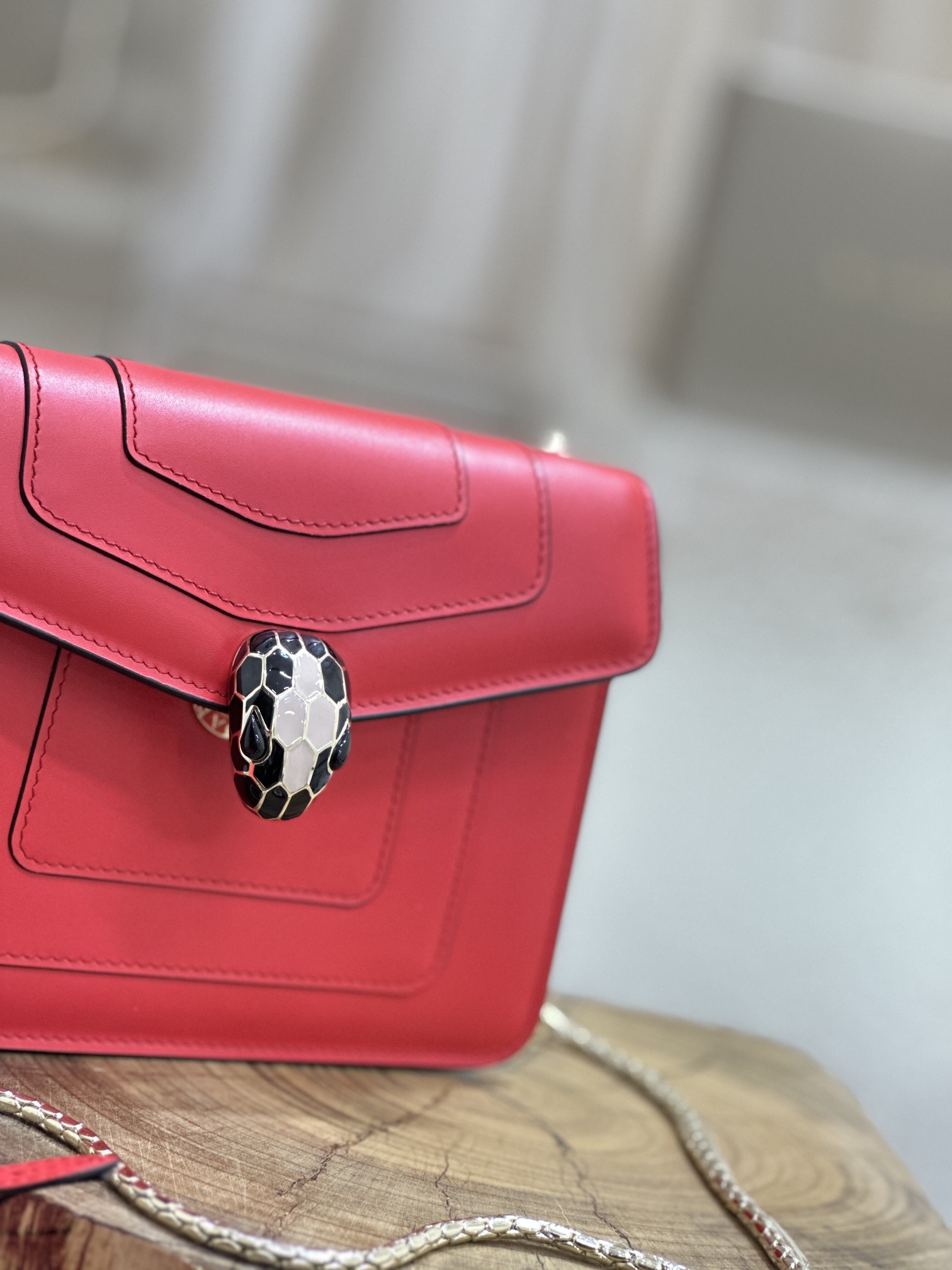 Handbags Bvlgari Serpenti Forever 35107 size:20*15*5 cm - vstockx