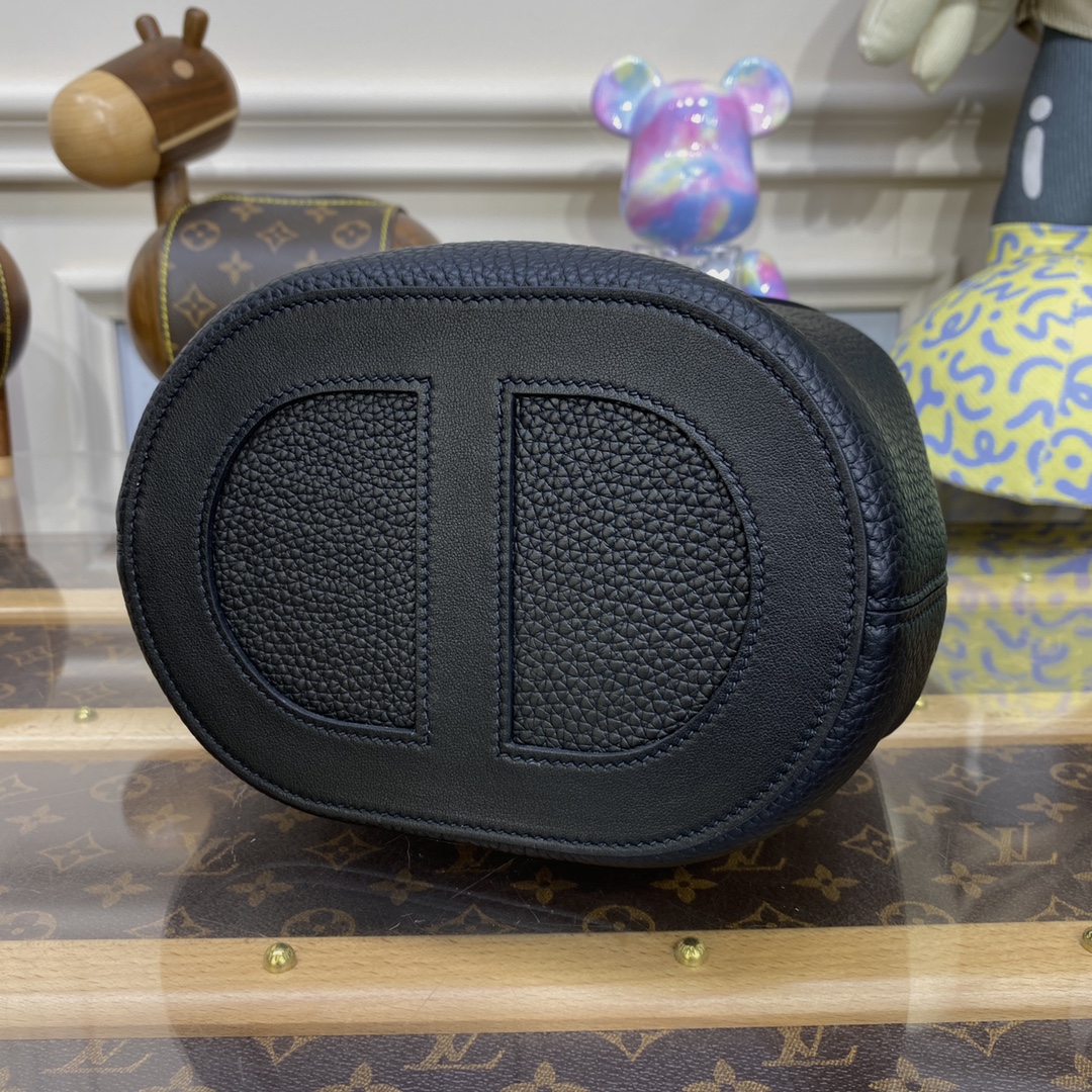 Handbags Hermes picotin size :18x2.5 x22 cm - vstockx