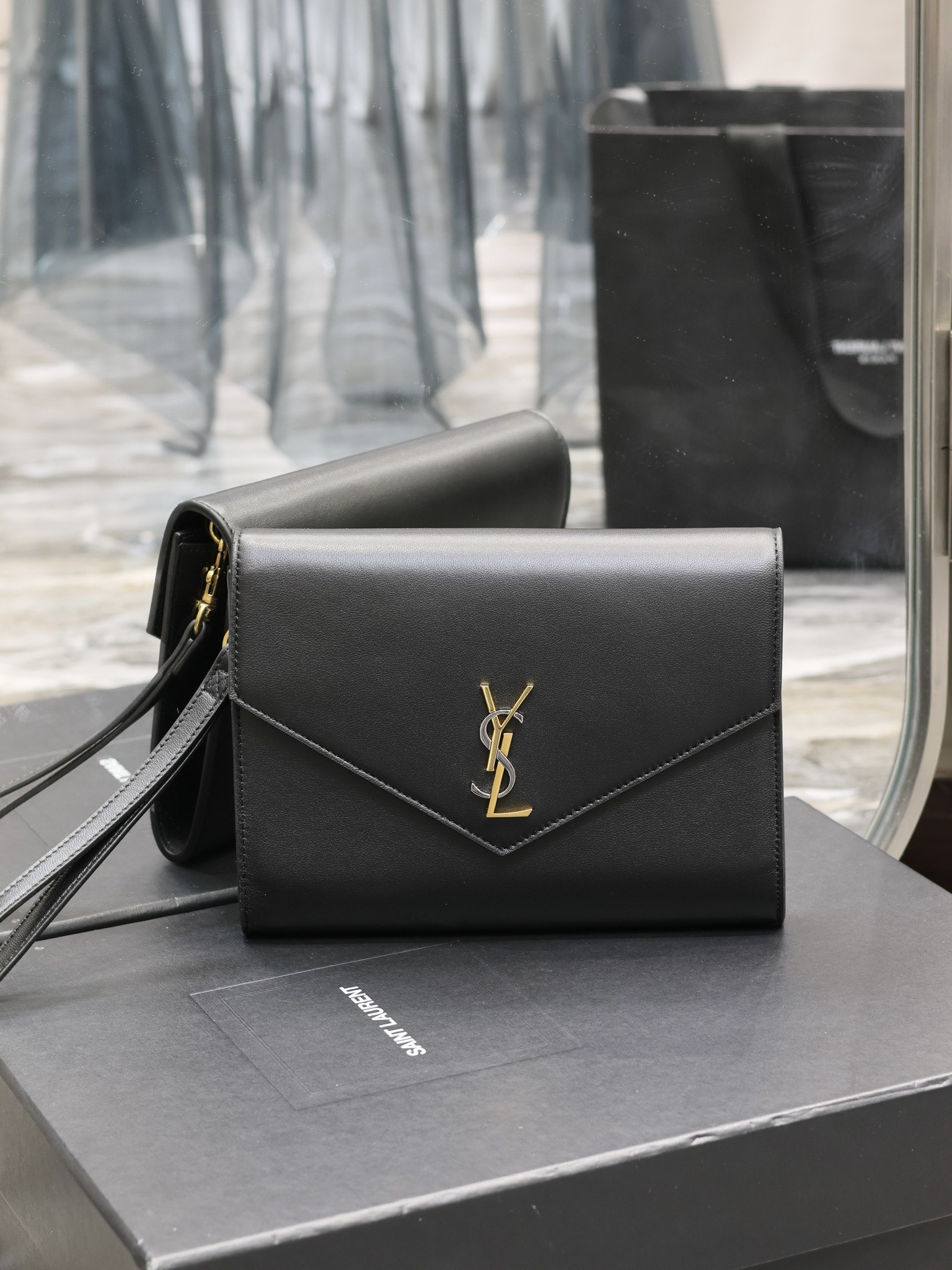 Handbags SAINT LAURENT 617662 size 21  6  3 cm - vstockx