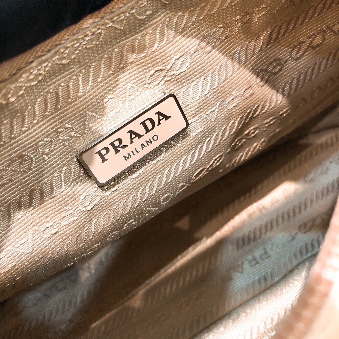 handbags prada Hobo re-edition 2000 1NE515 Size:22*17*6 - vstockx