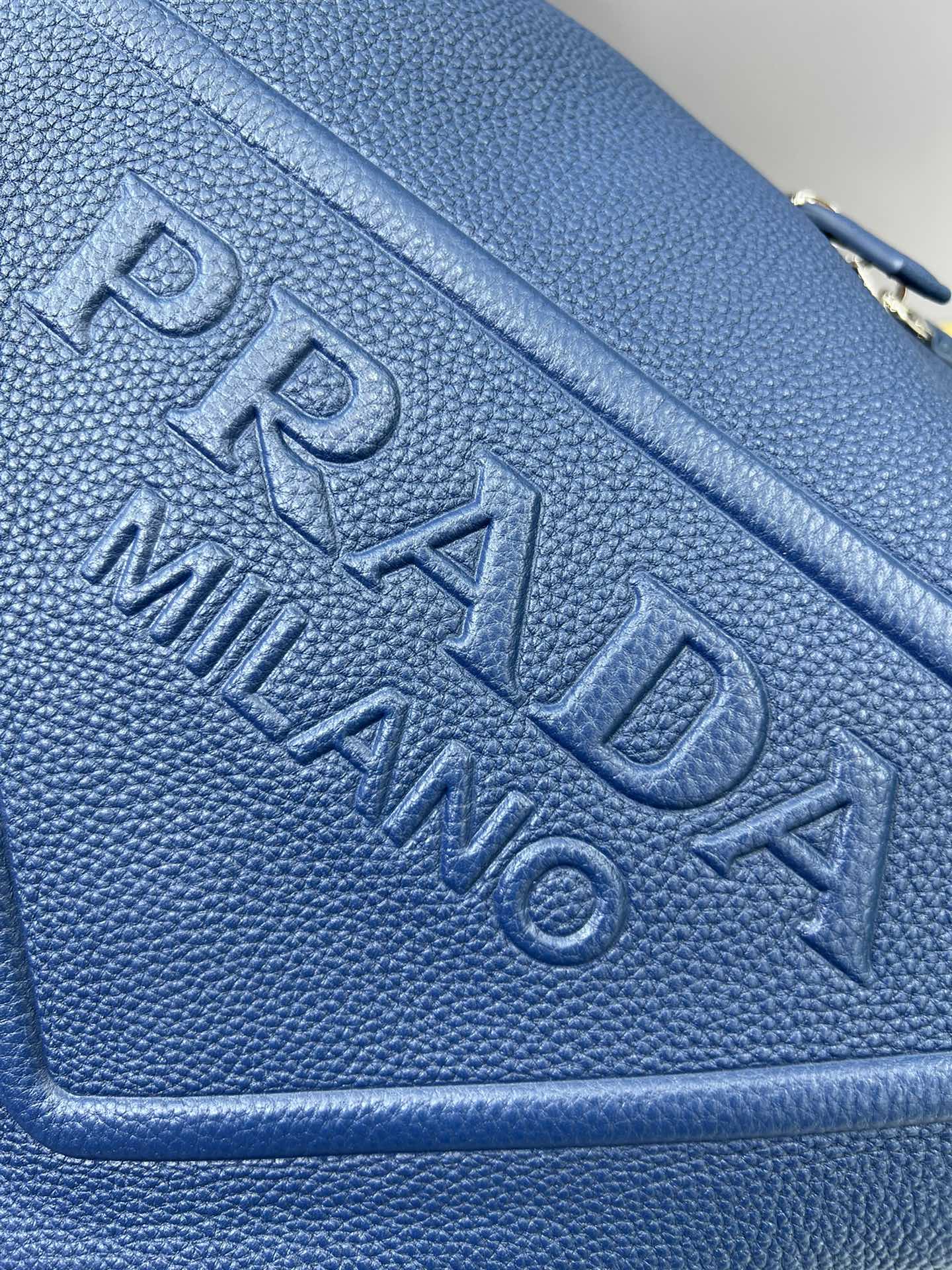 handbags prada 2VY007 22.5*58 - vstockx