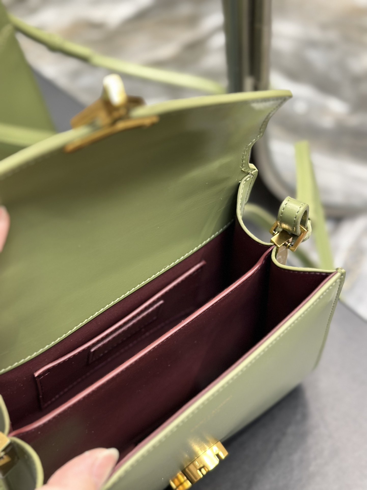 Handbags SAINT LAURENT 602716 size 20  16  7.5 cm - vstockx