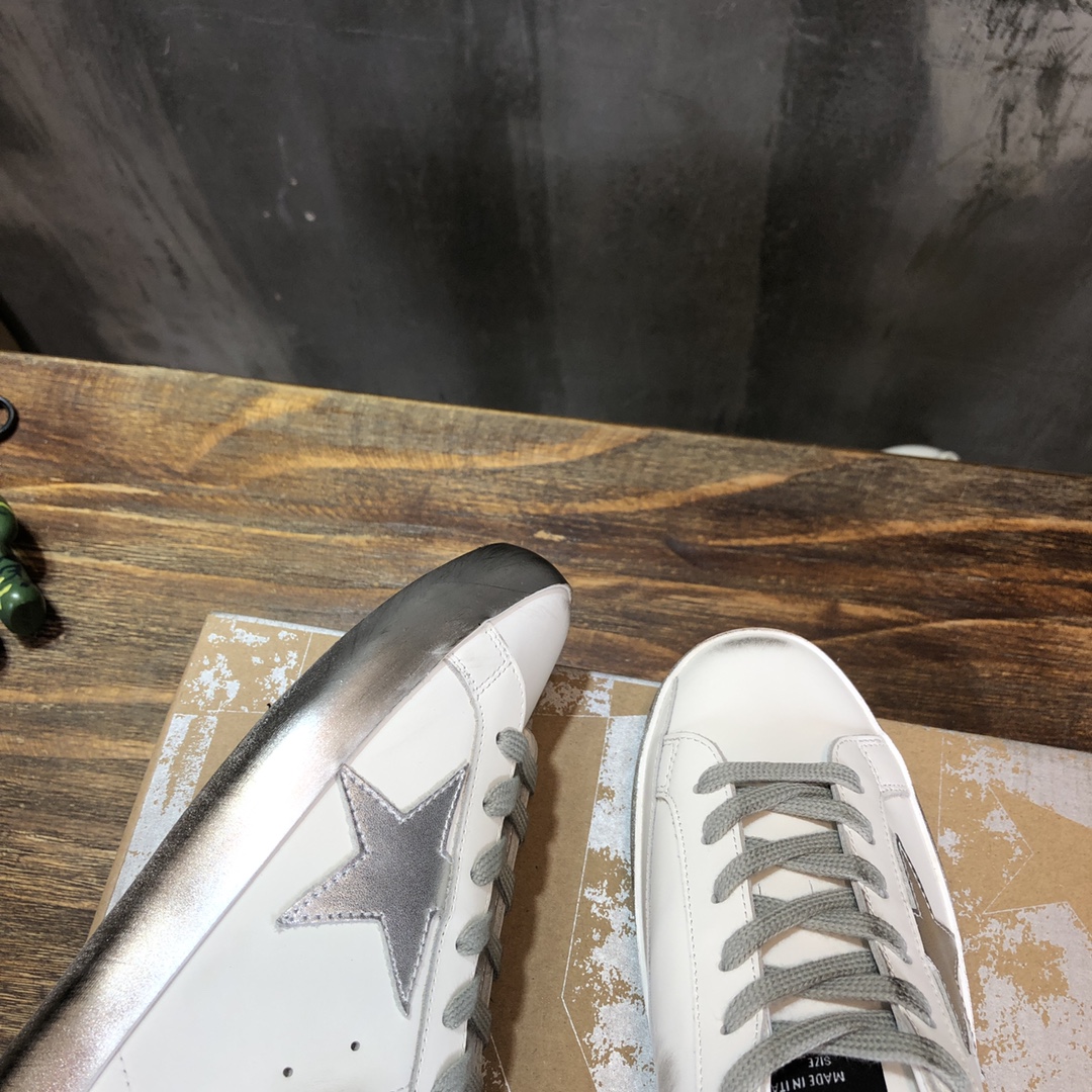 Golden Goose Superstar distressed-finish sneakers 17 - vstockx