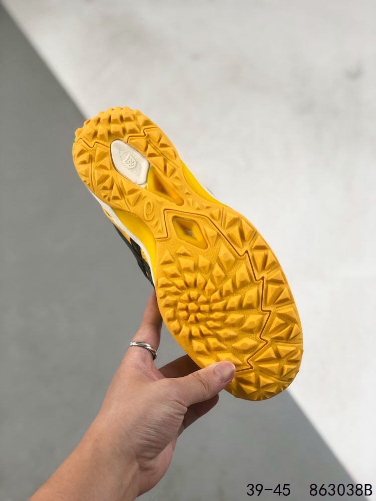 ASICS football shoes 1 - vstockx