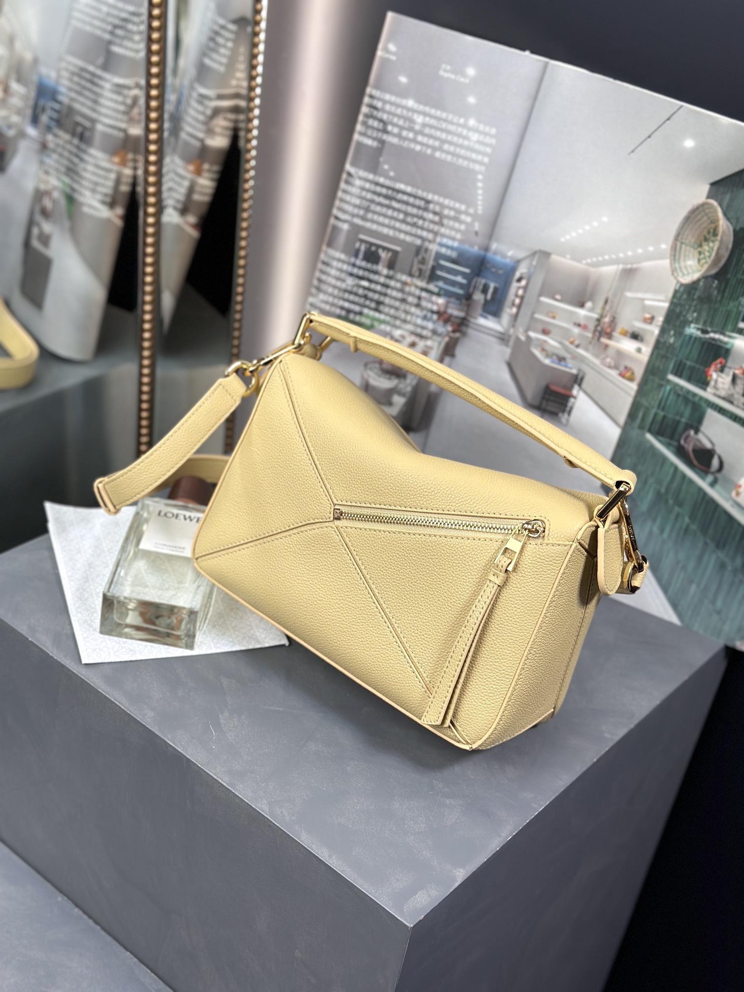 Handbags LOEWE ZP size:2414-11 cm - vstockx