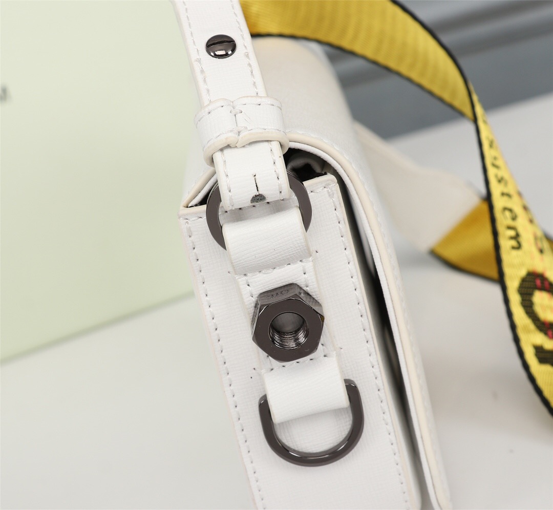 handbags OFF-White 526  4335870  size:18*12*5cm - vstockx