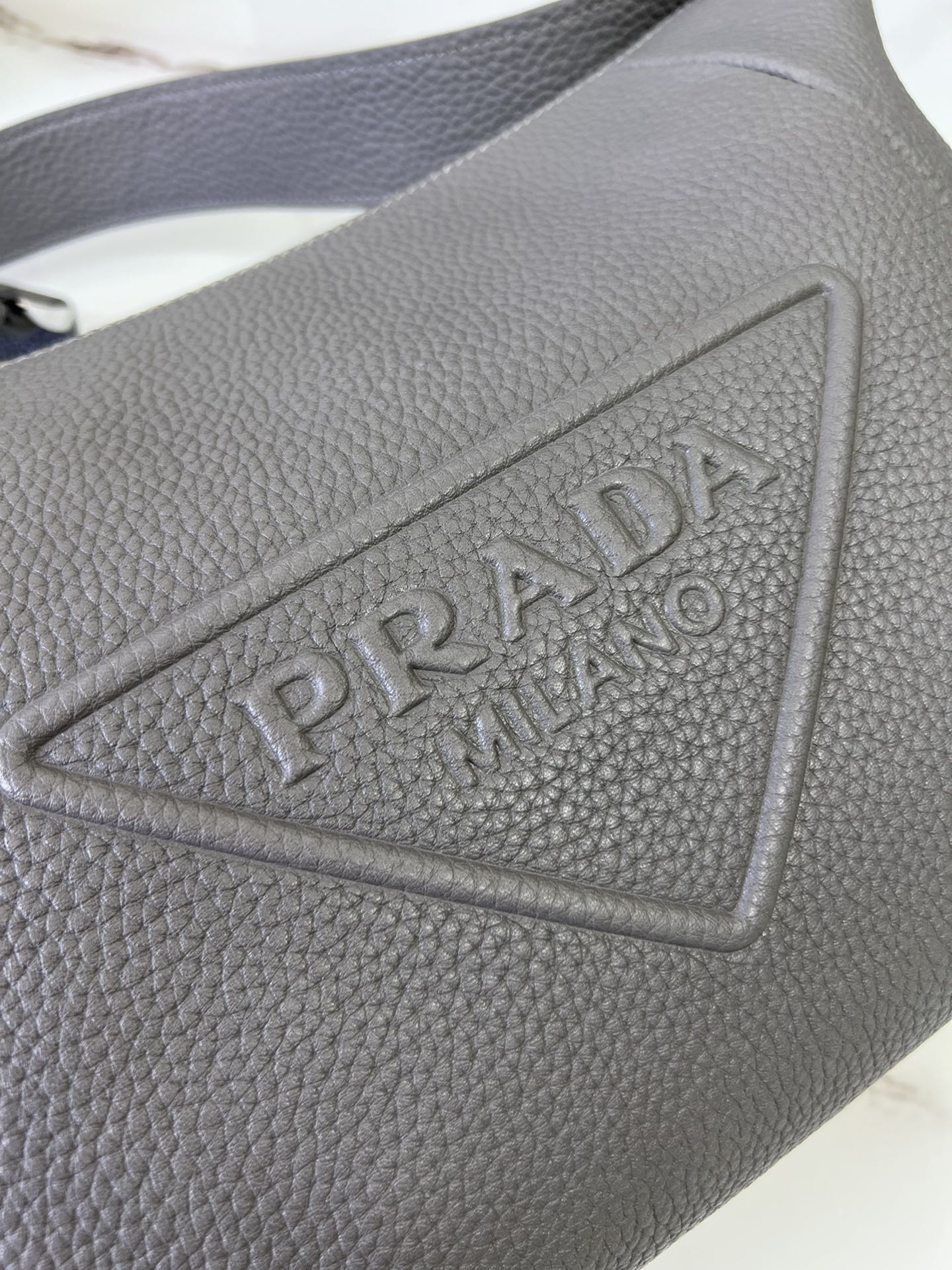 handbags prada 2VH165 26*23*11 - vstockx