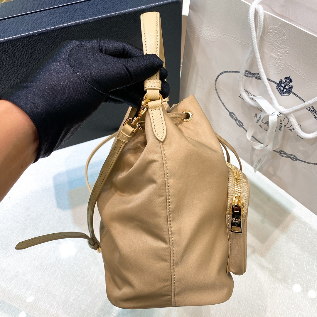 handbags prada 1BH038 23*18*12 - vstockx