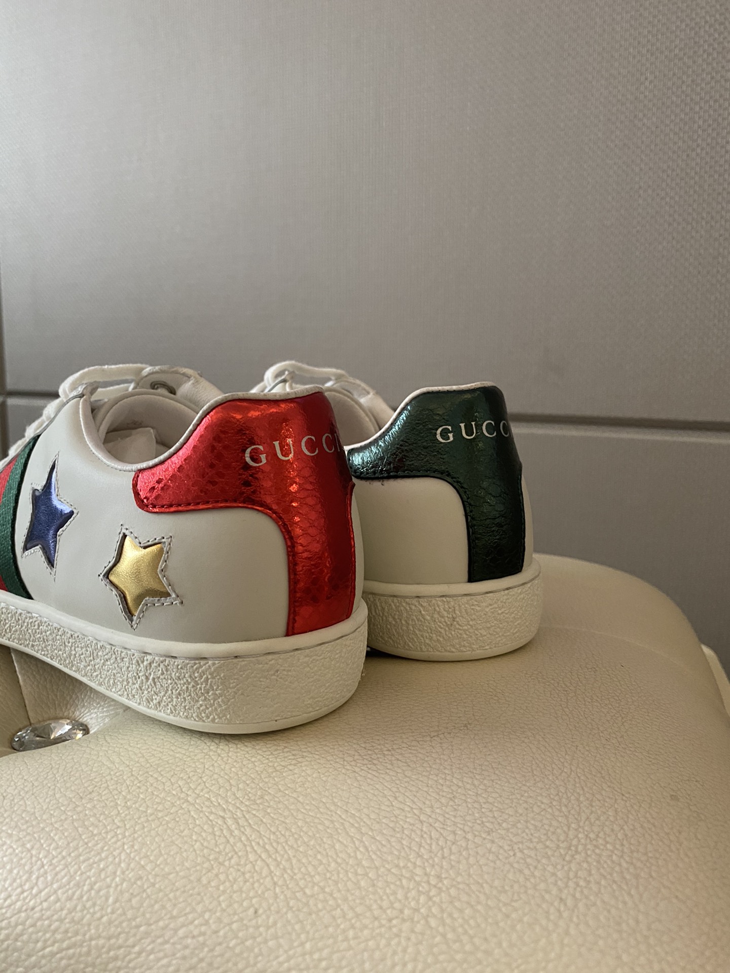 Gucci Women's Ace sneaker with bee sneaker 4 - vstockx