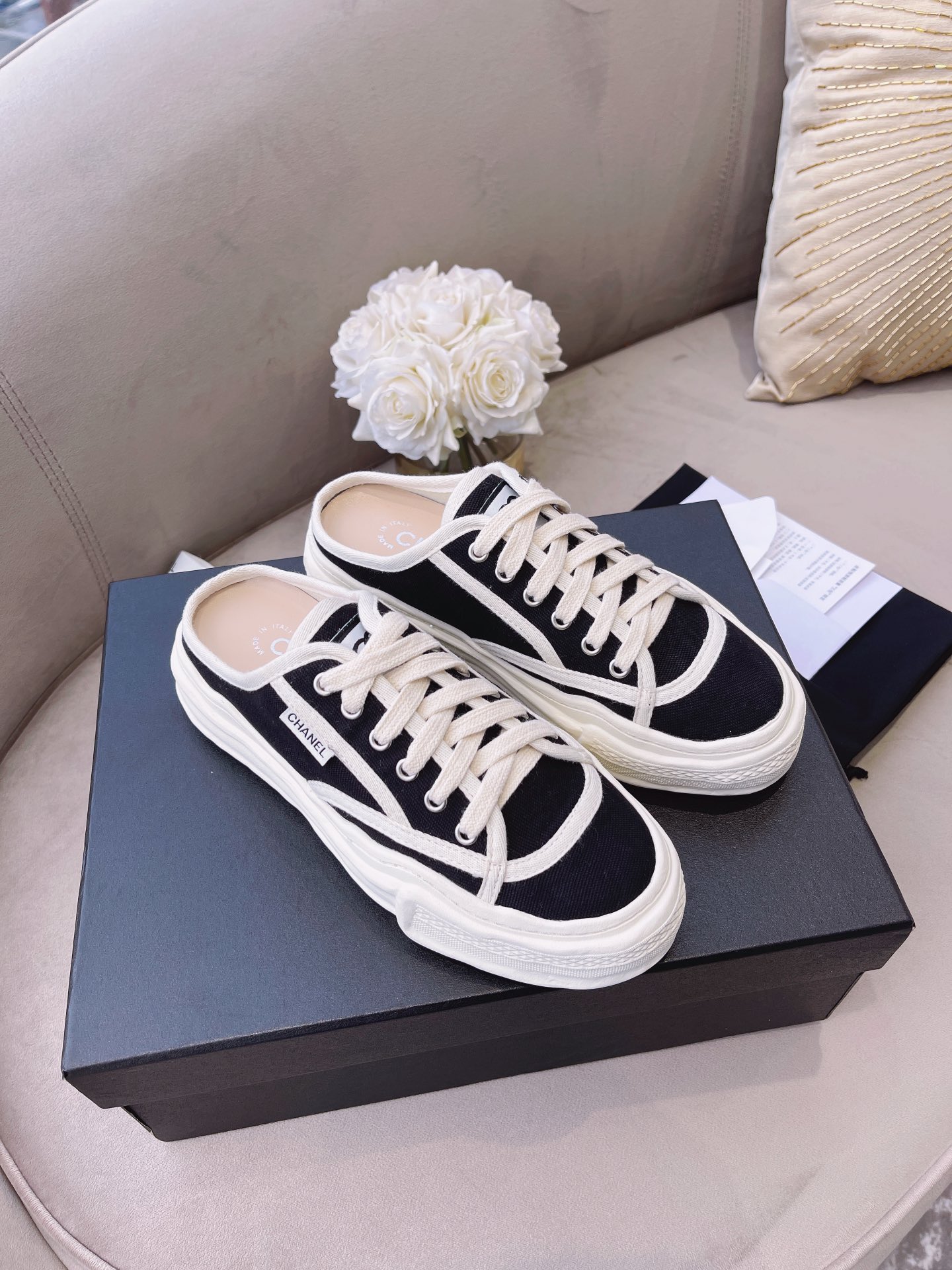 Chanel Platform Sneaker 22 - vstockx