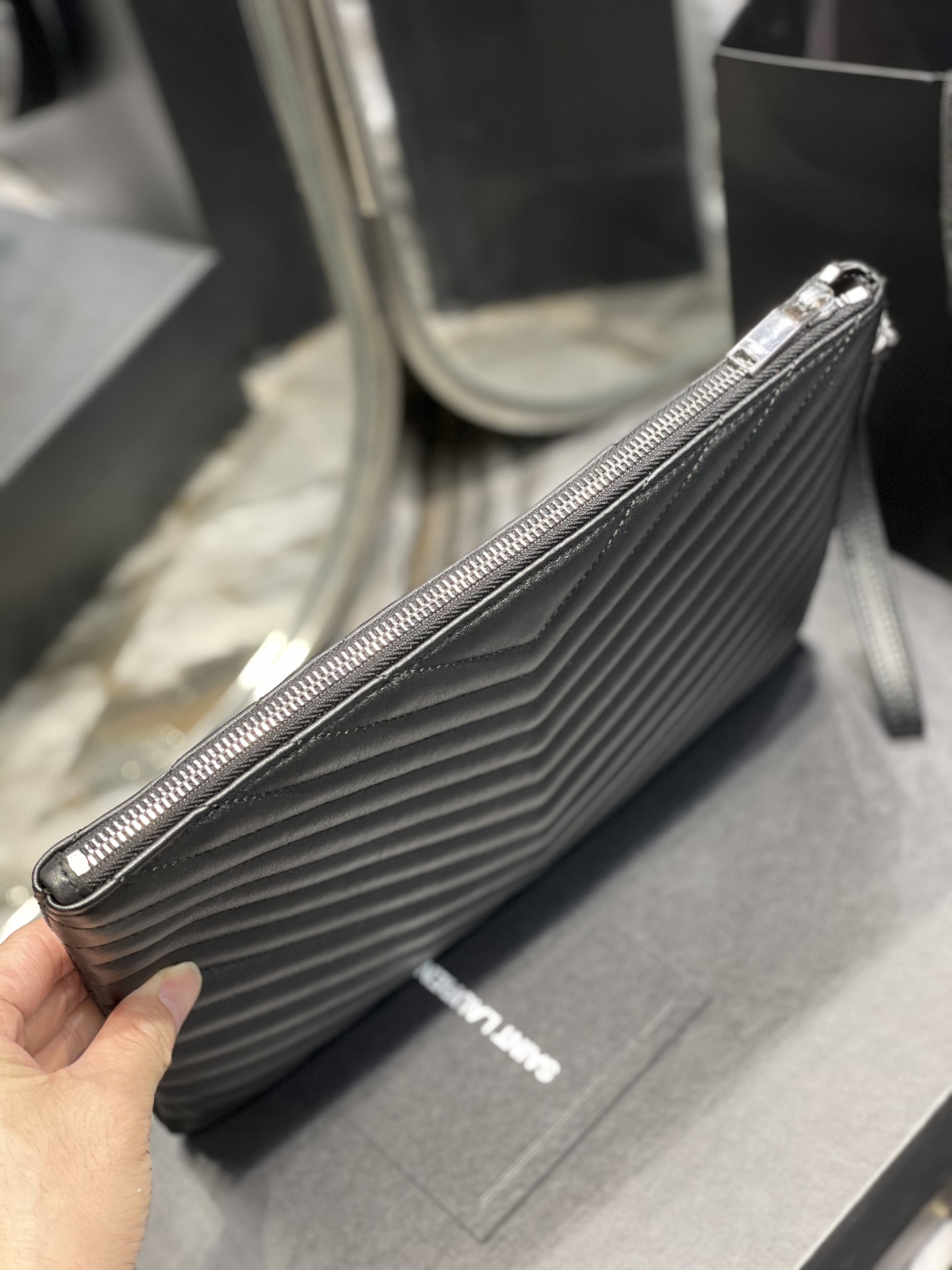 Handbags SAINT LAURENT 413444 size 30  21.5  2 cm - vstockx