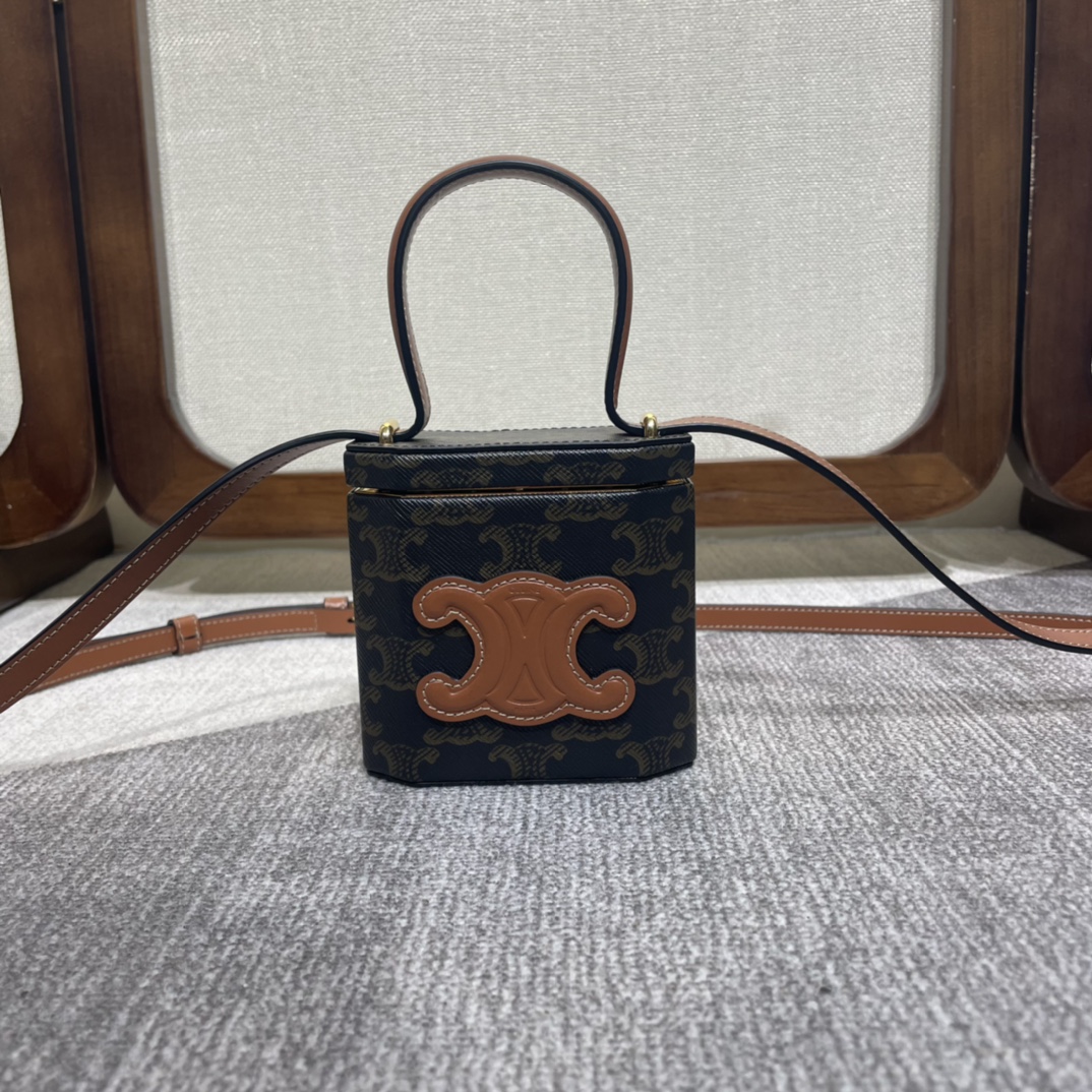 Handbags CELIN LOCK TRIOMPHE 199602 size:11 X 10 X 5 cm - vstockx