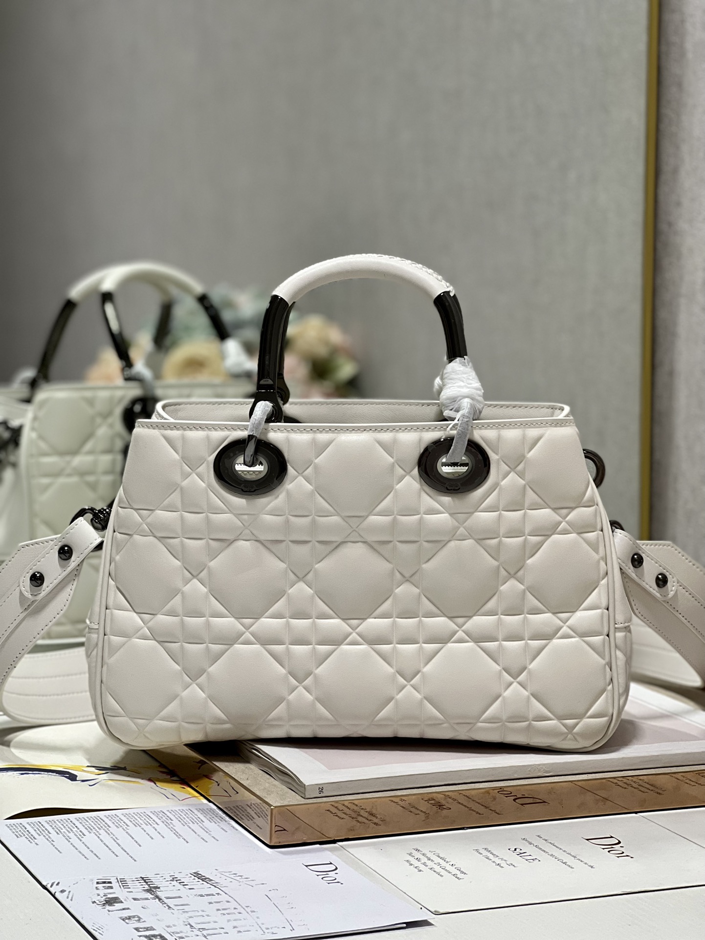 Handbag Dior 1202 size 31  31  11 cm - vstockx