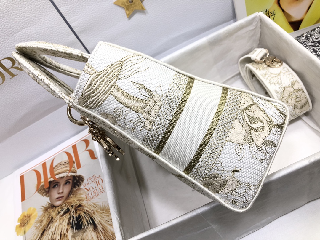 Handbag Dior M0565 size 24 x 20 x 11 cm - vstockx