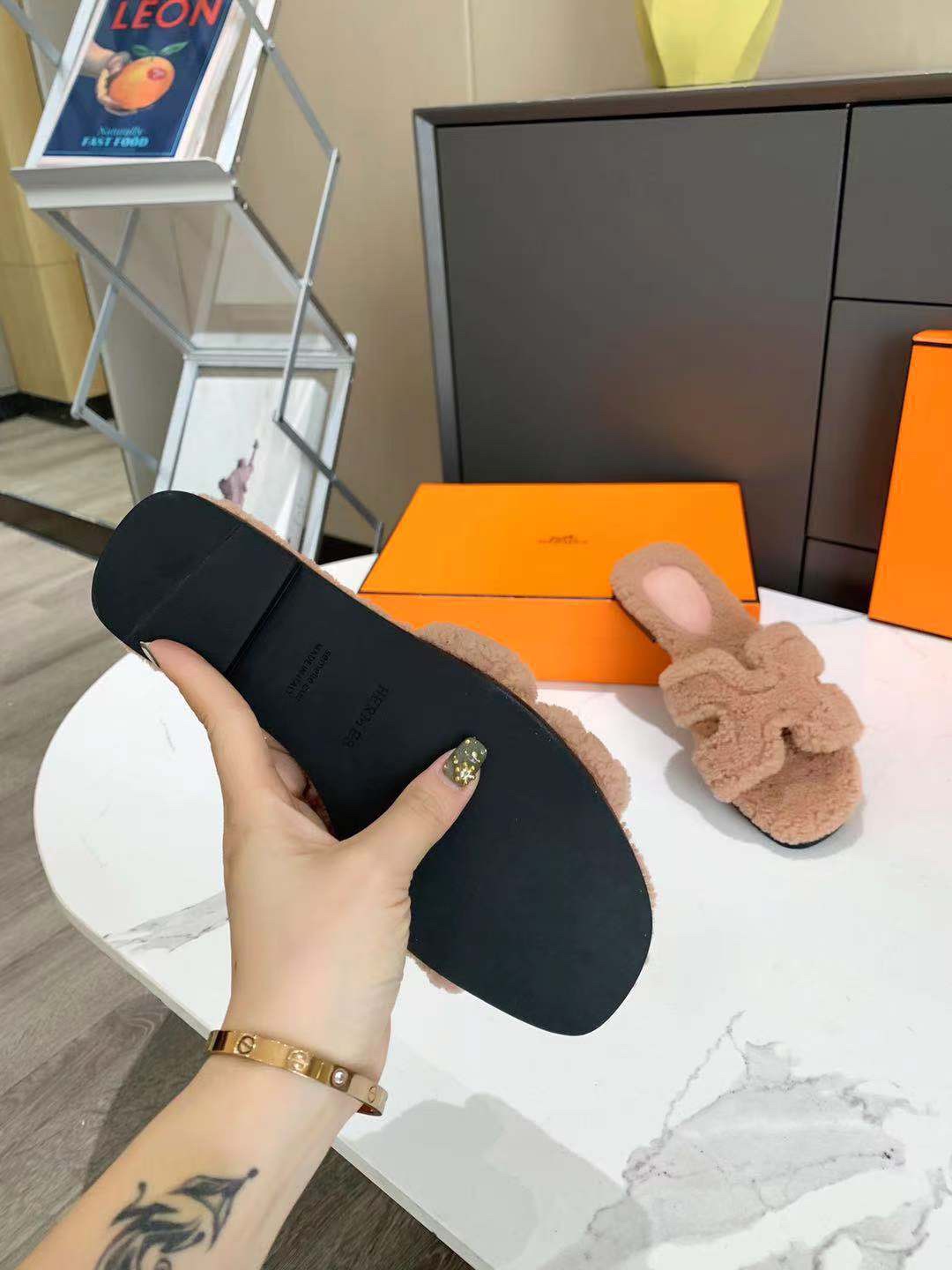 Hermes Sandals 44 - vstockx