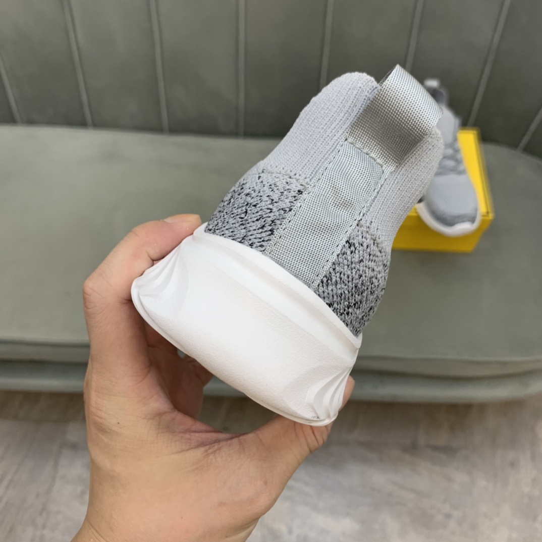 Fendi Low Top Sneakers 1 - vstockx