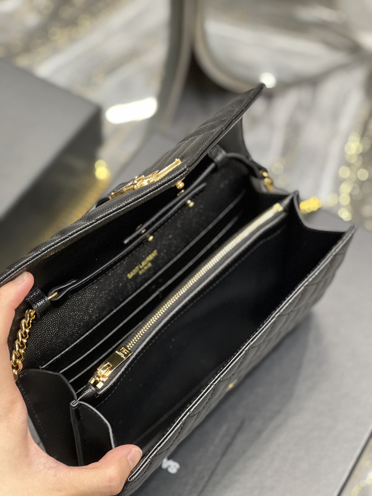 Handbags SAINT LAURENT 620280 size 22.5x14x4 cm - vstockx