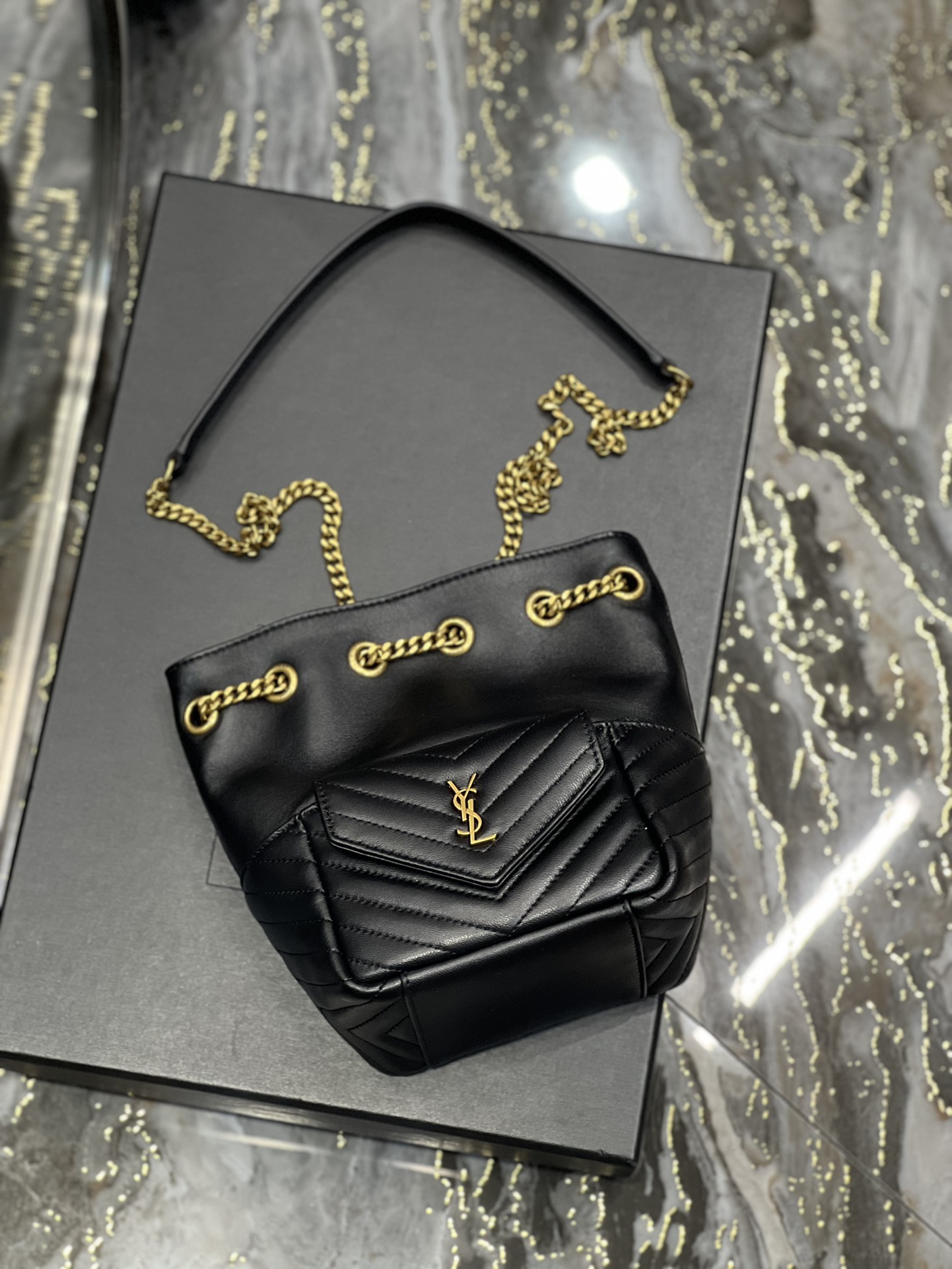 Handbags SAINT LAURENT 631052 size 19x13x13 cm - vstockx