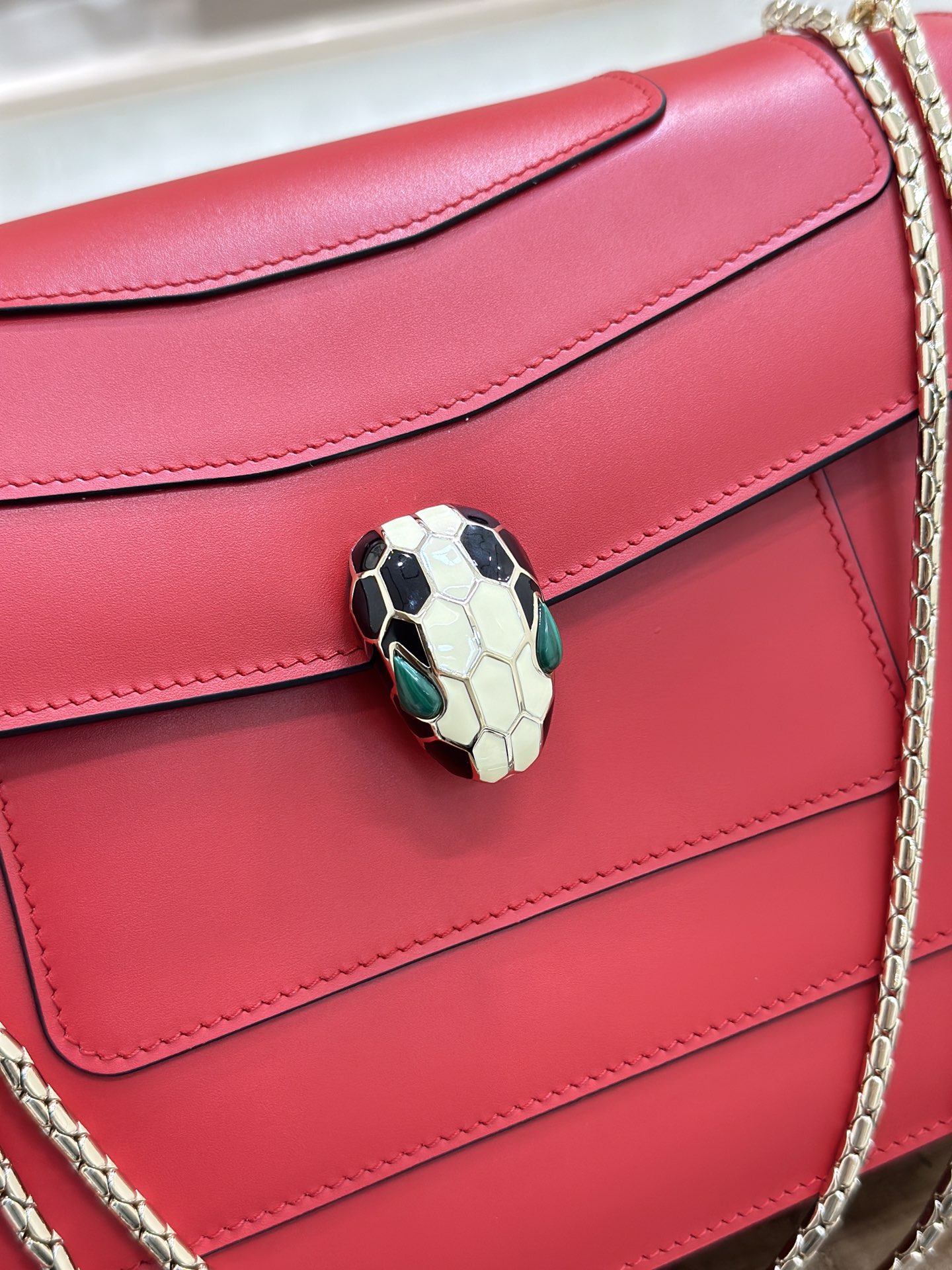 Handbags Bvlgari 35362 size:28*19*8 cm - vstockx