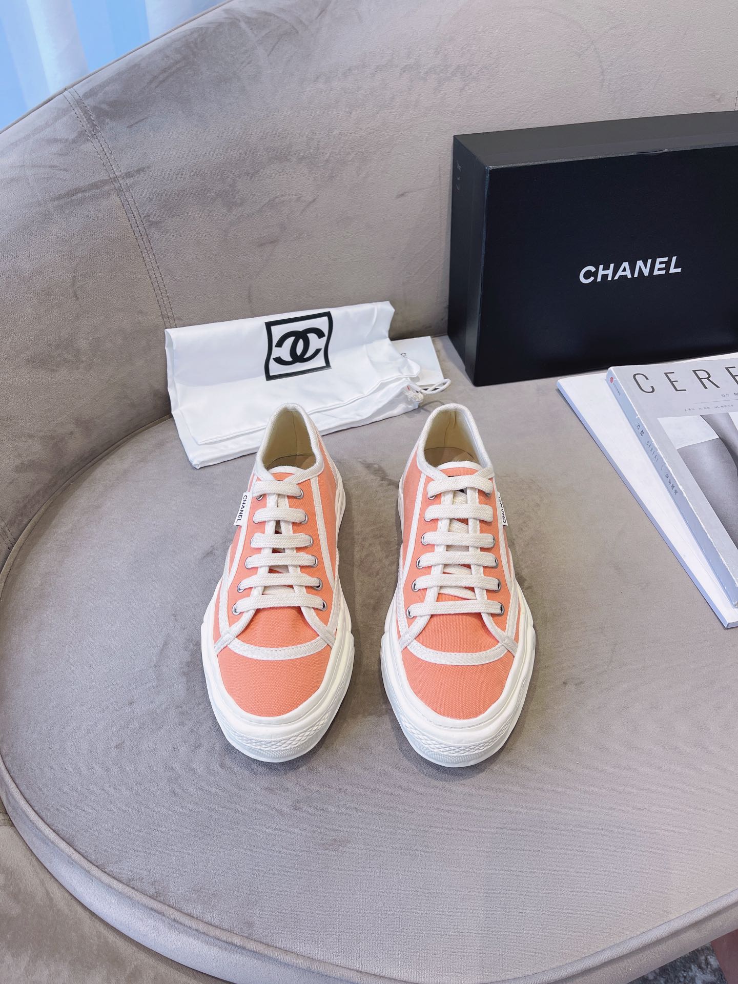 Chanel Flat canvas Sneaker 14 - vstockx