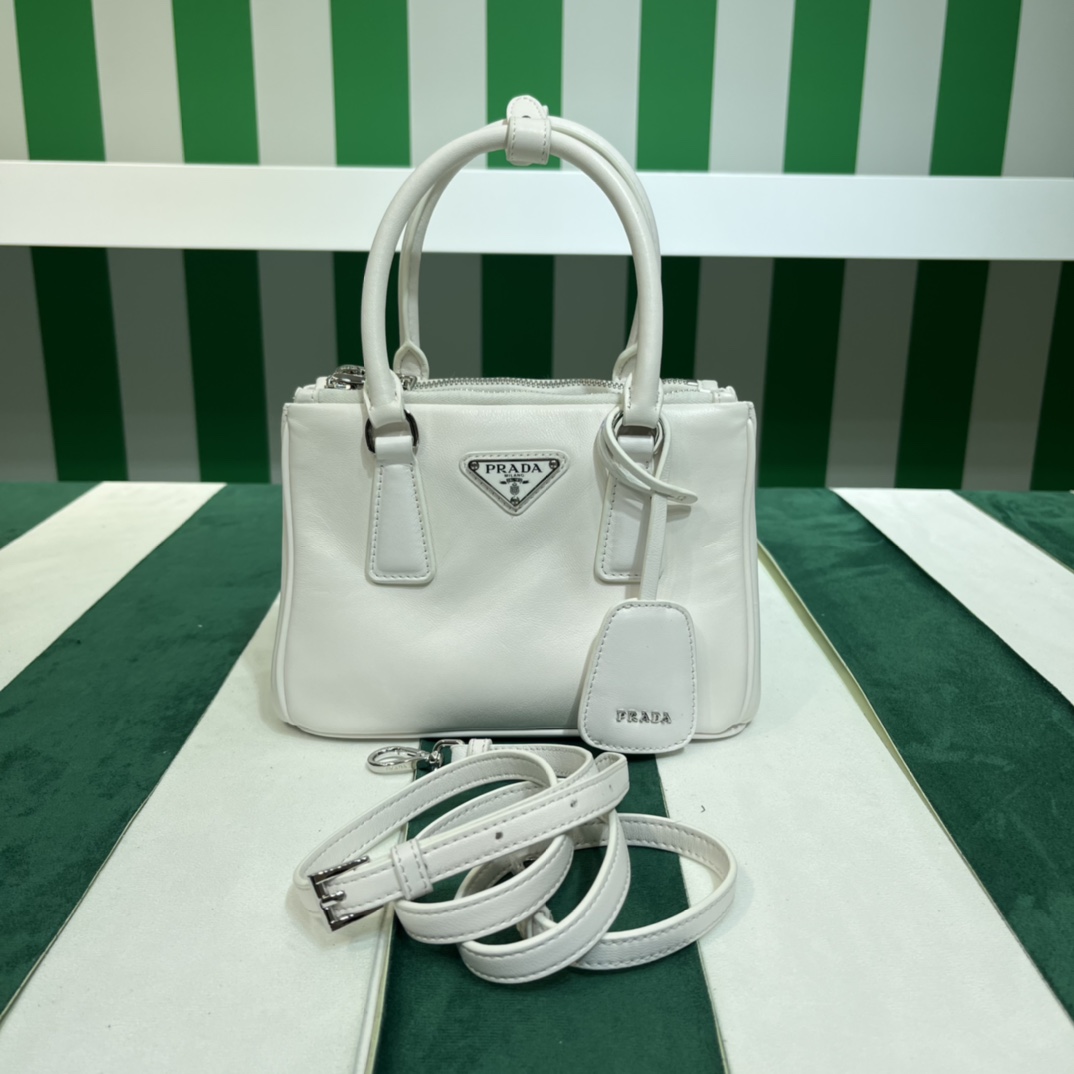 Handbags Prada 1BA906 size:20*14.5*9.5 cm - vstockx