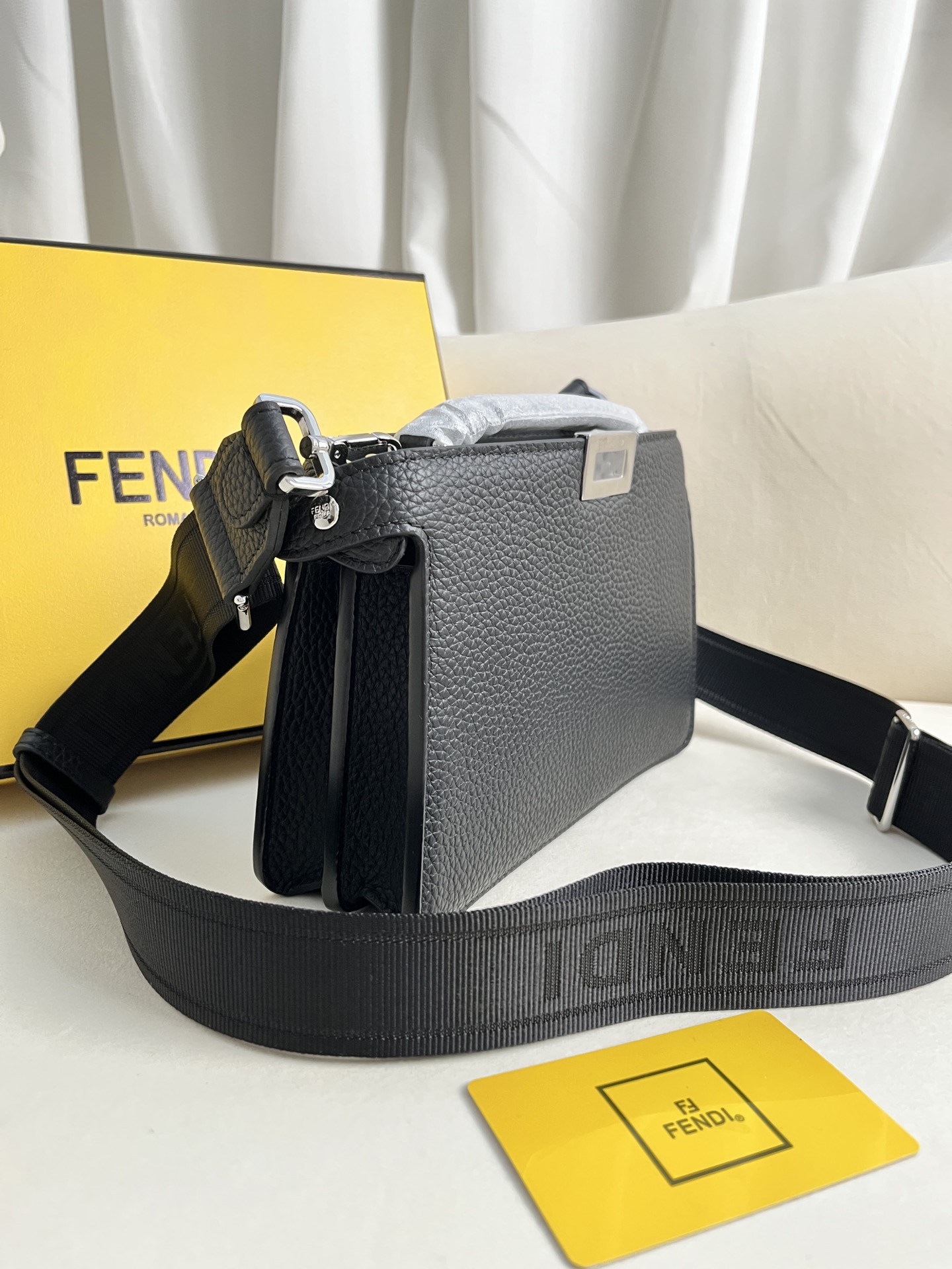 handbags FENDI 8066 size:21cm - vstockx