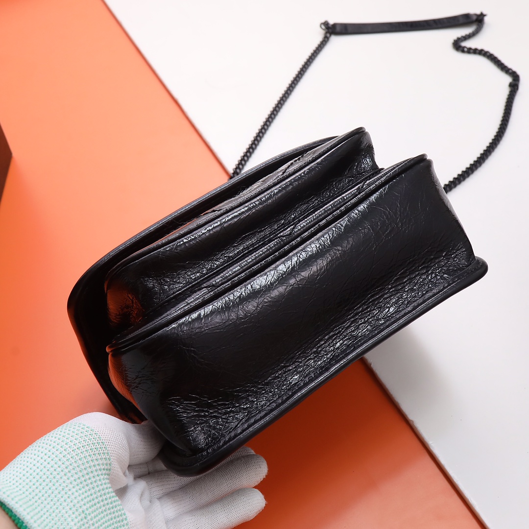 Handbags SAINT LAURENT 533037 size 22x16.5x12 cm - vstockx