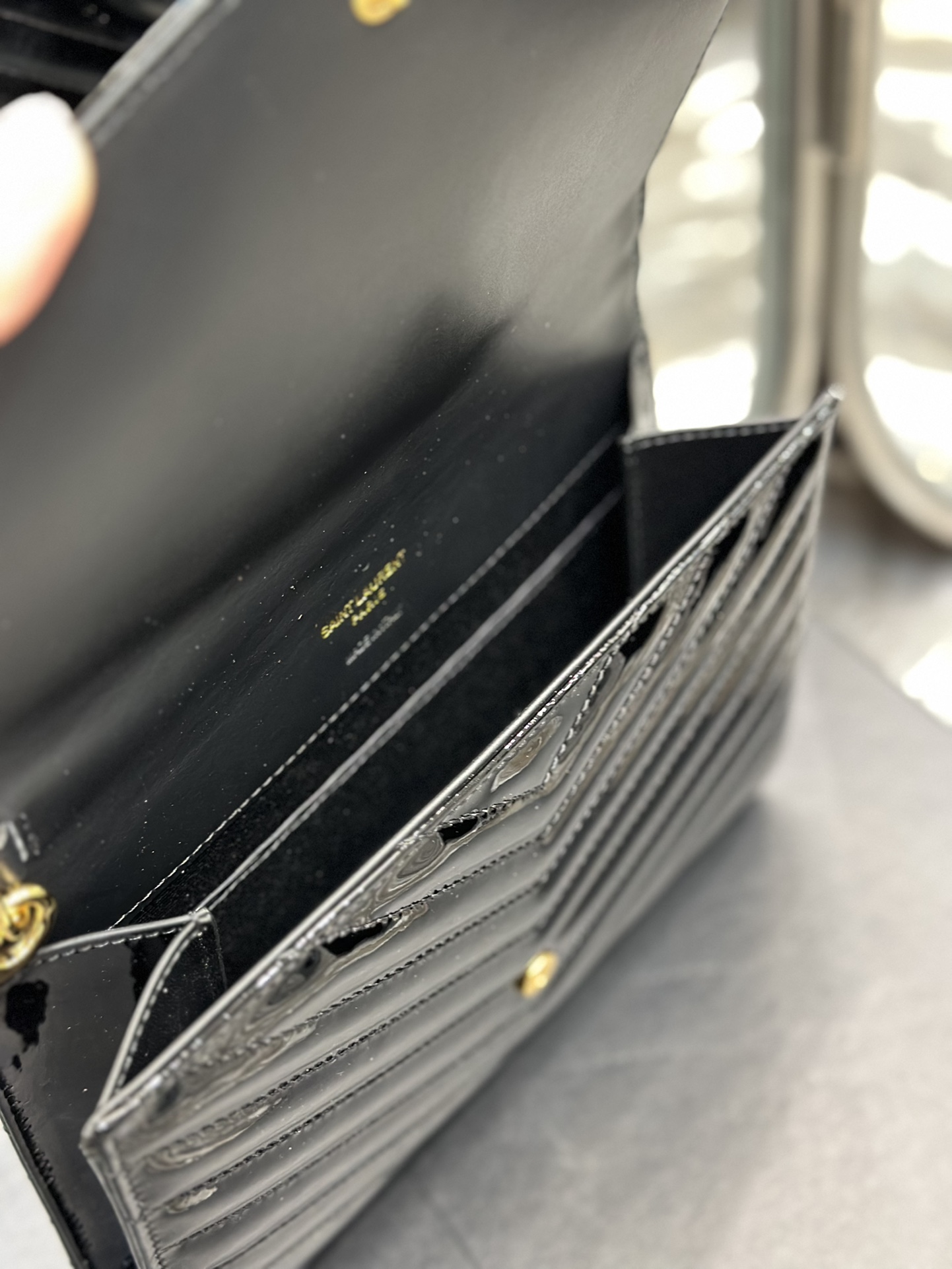 Handbags SAINT LAURENT 617662 size 21  6  3 cm - vstockx