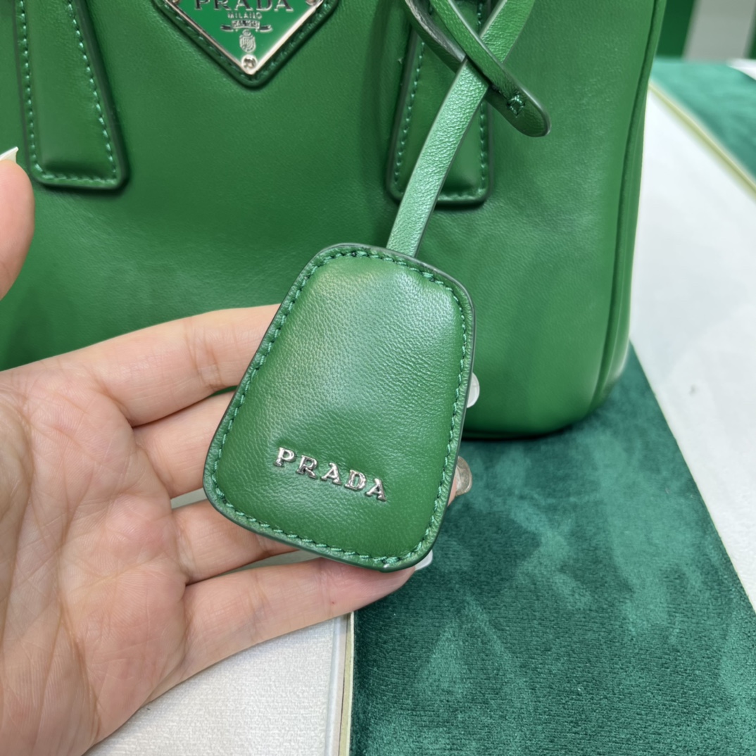 Handbags Prada 1BA906 size:20*14.5*9.5 cm - vstockx