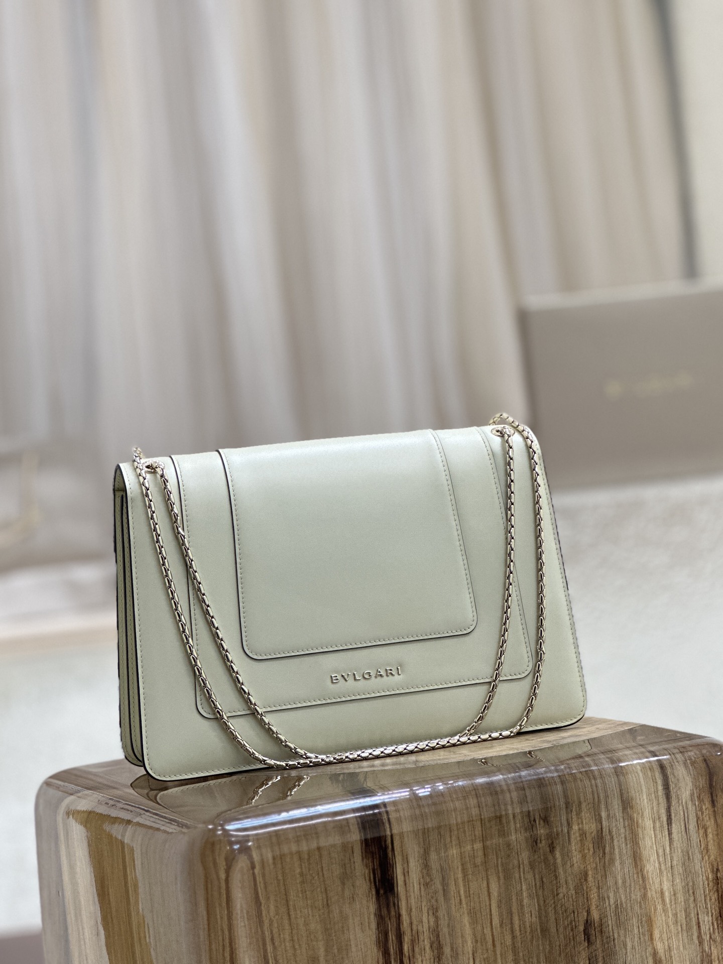 Handbags Bvlgari 35362 size:28*19*8 cm - vstockx