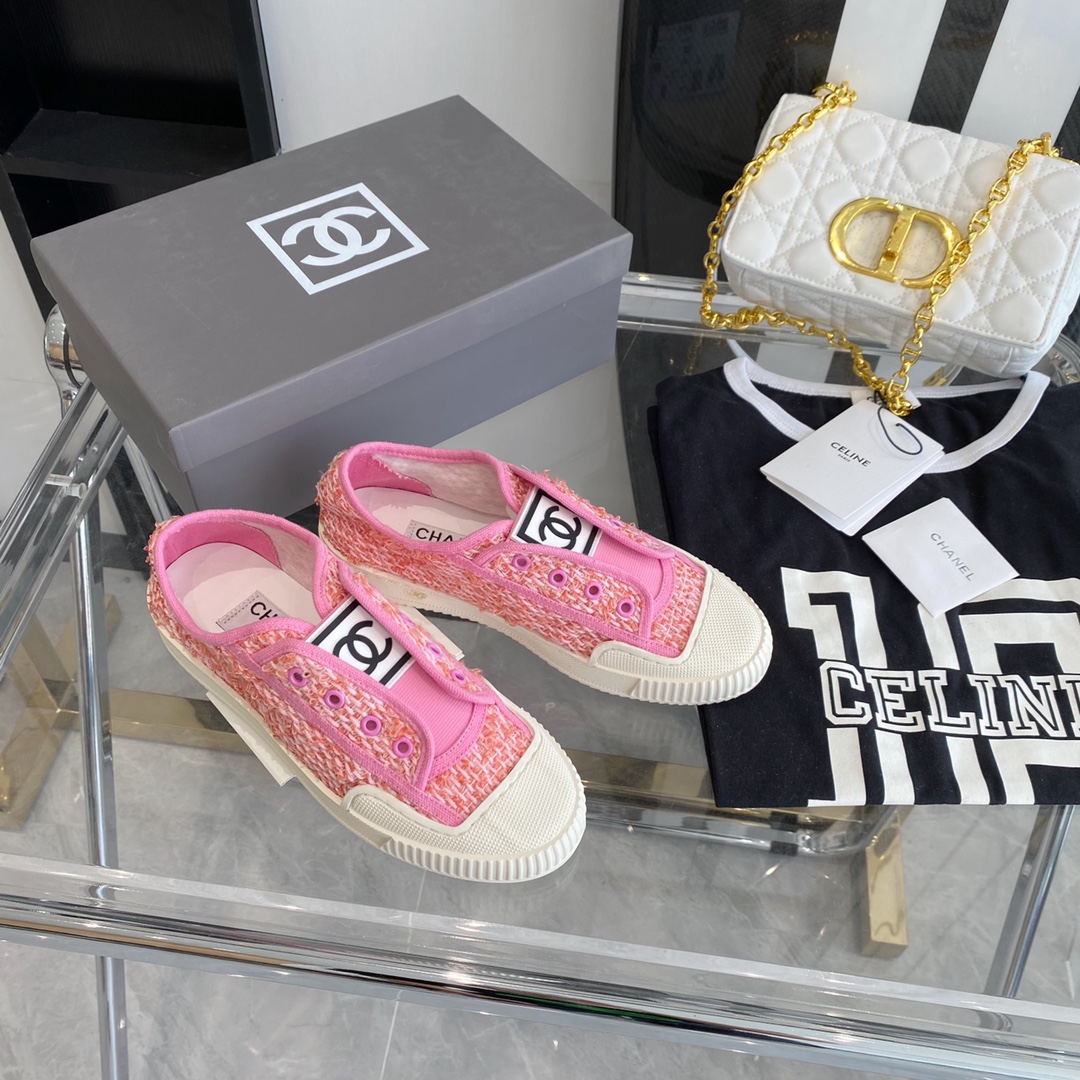 Chanel Flat canvas Sneaker 4 - vstockx