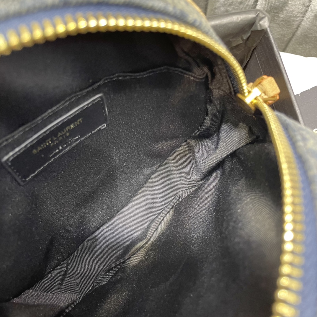 Handbags SAINT LAURENT 610436 size 17  17  5.5 cm - vstockx