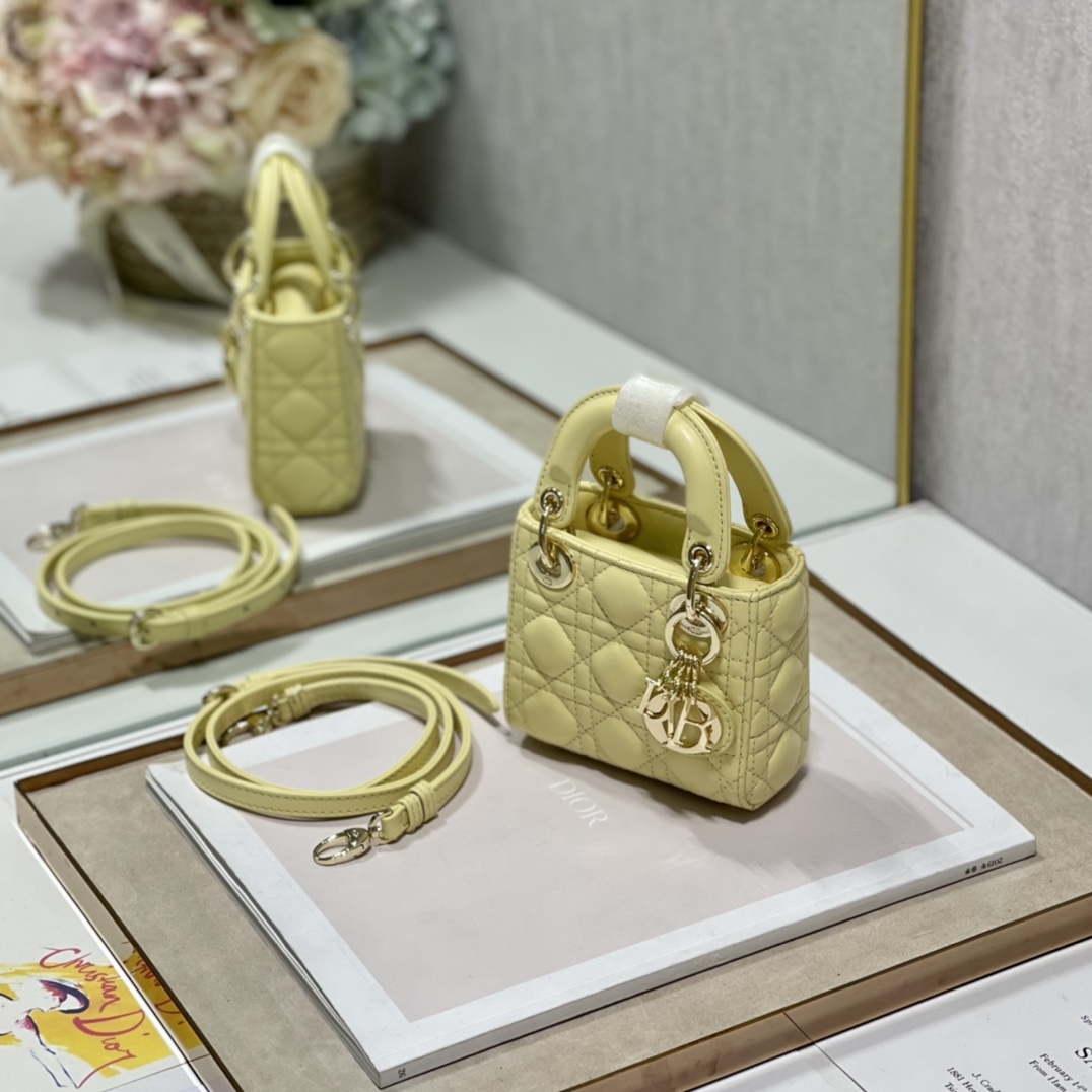 Handbags Dior  M B 6601 size:12*10*5 cm - vstockx