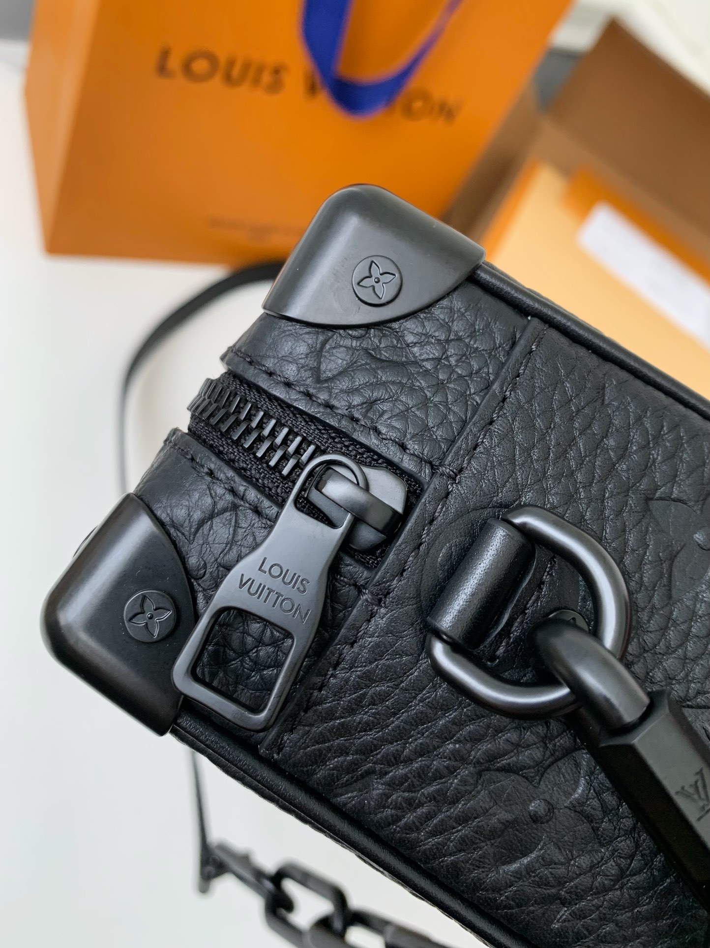 Handbags Louis Vuitton M55702 size:18.5*13*8 cm - vstockx