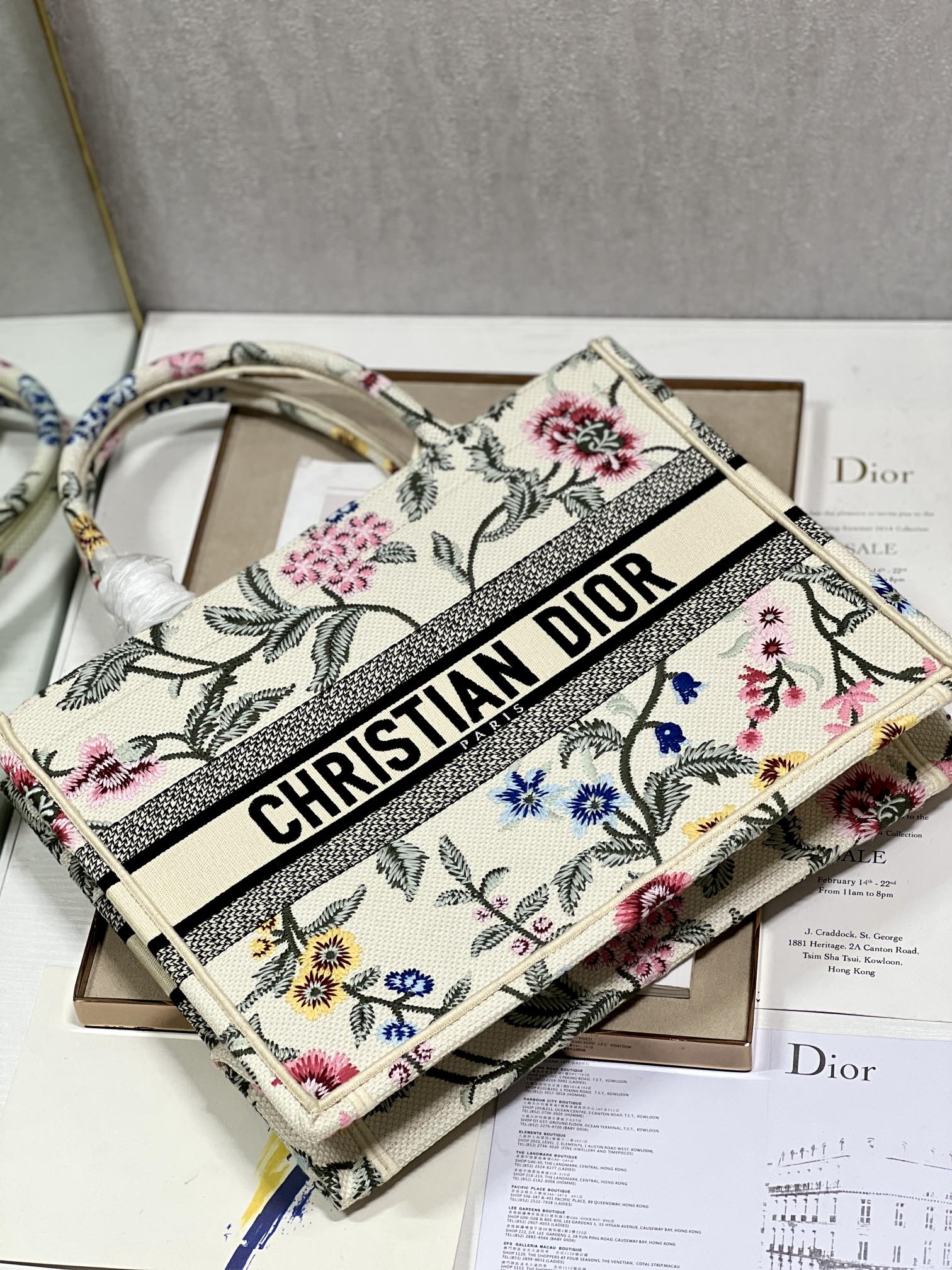 Handbag Dior 1286 size 36  28 cm - vstockx