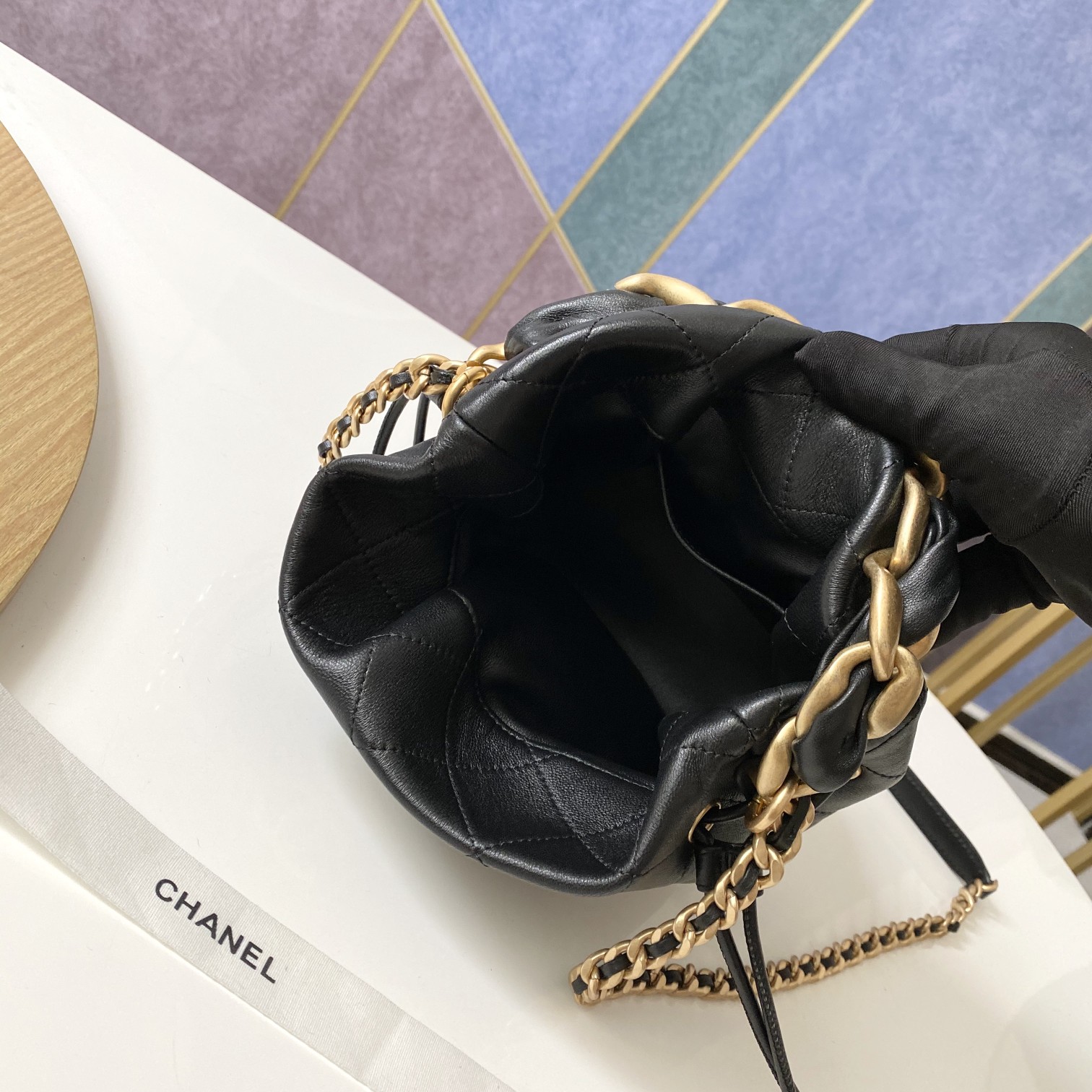 Handbag Chanel AS2390 size 16 19 13 cm - vstockx