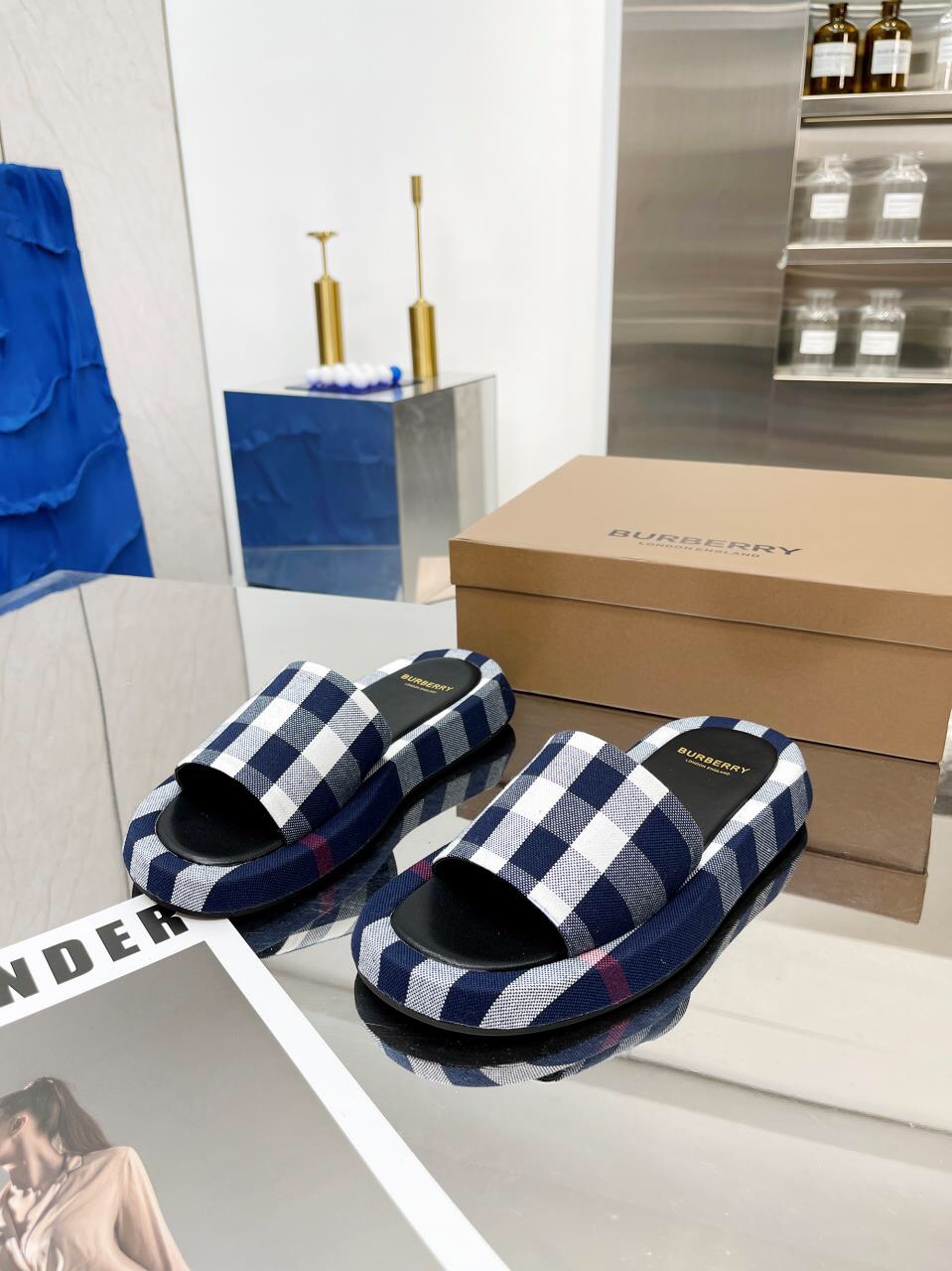 BURBERRY Buckingham Slides WOMEN 1 - vstockx