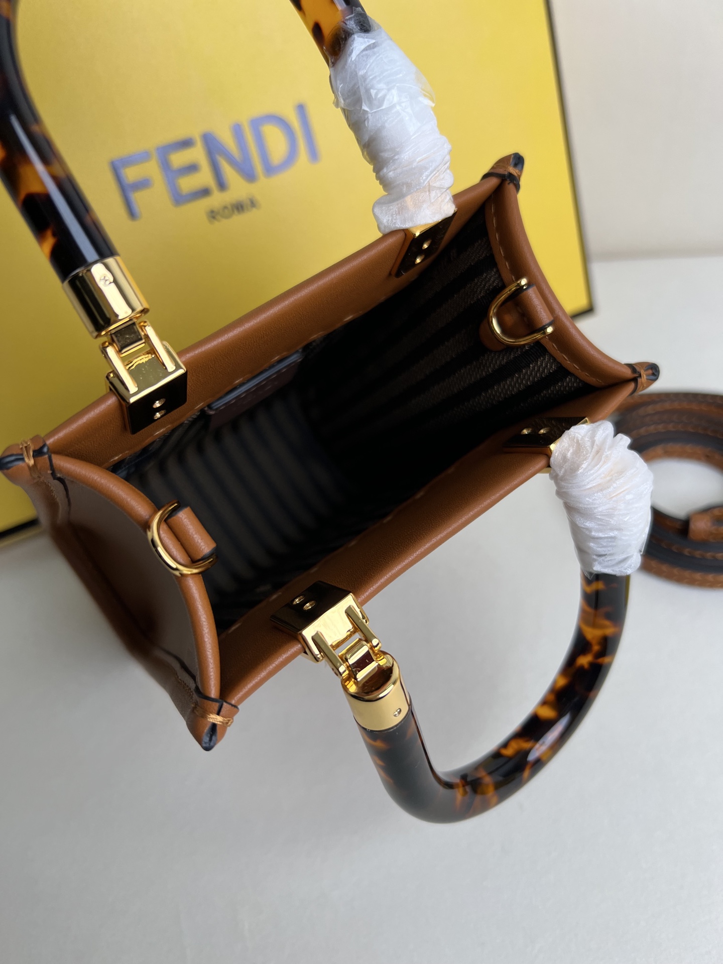 handbags FENDI 208 size:18*13*6.5 - vstockx