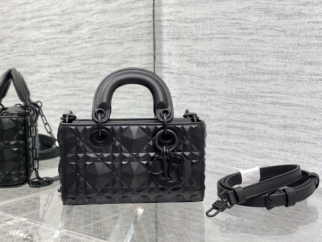 Handbag Dior size 16*5.5*10 cm - vstockx