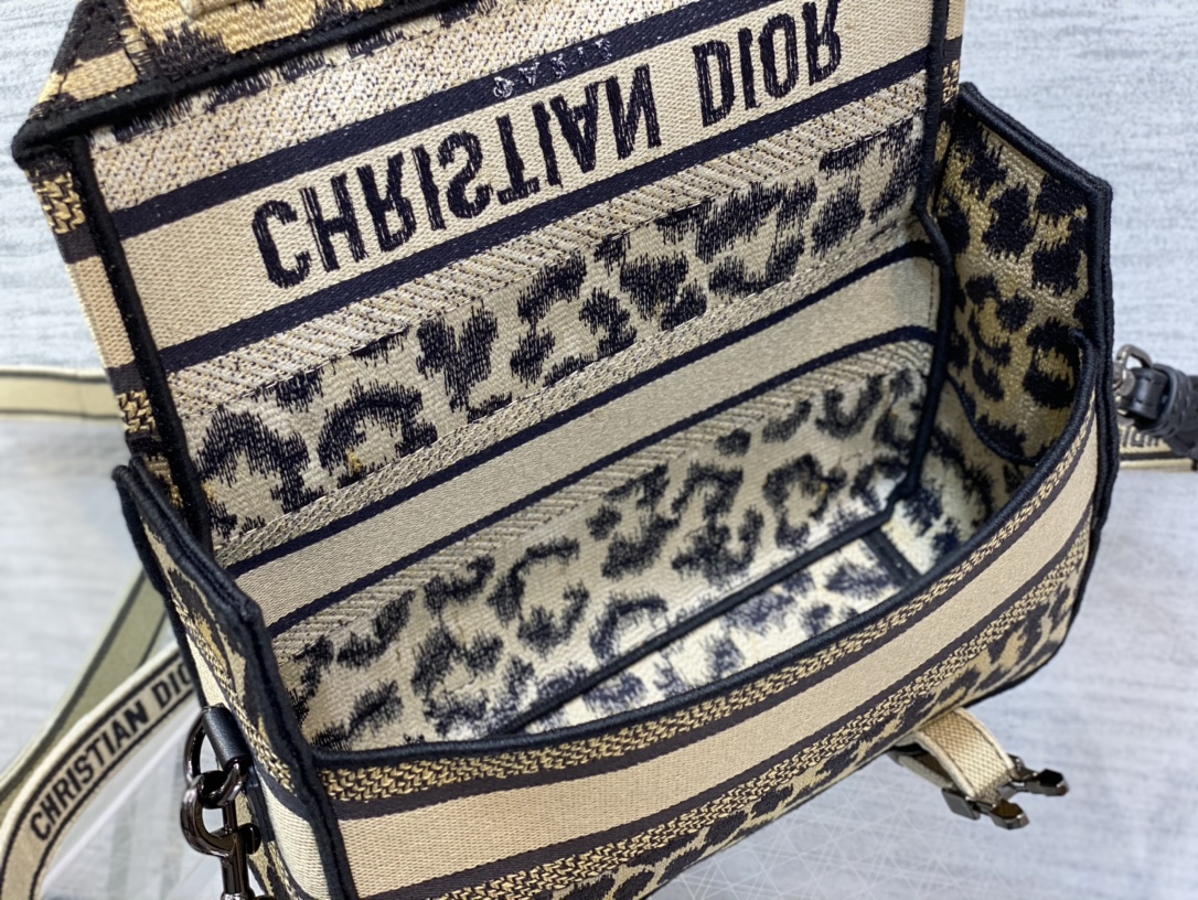 Handbag Dior size 23*15*8 cm - vstockx