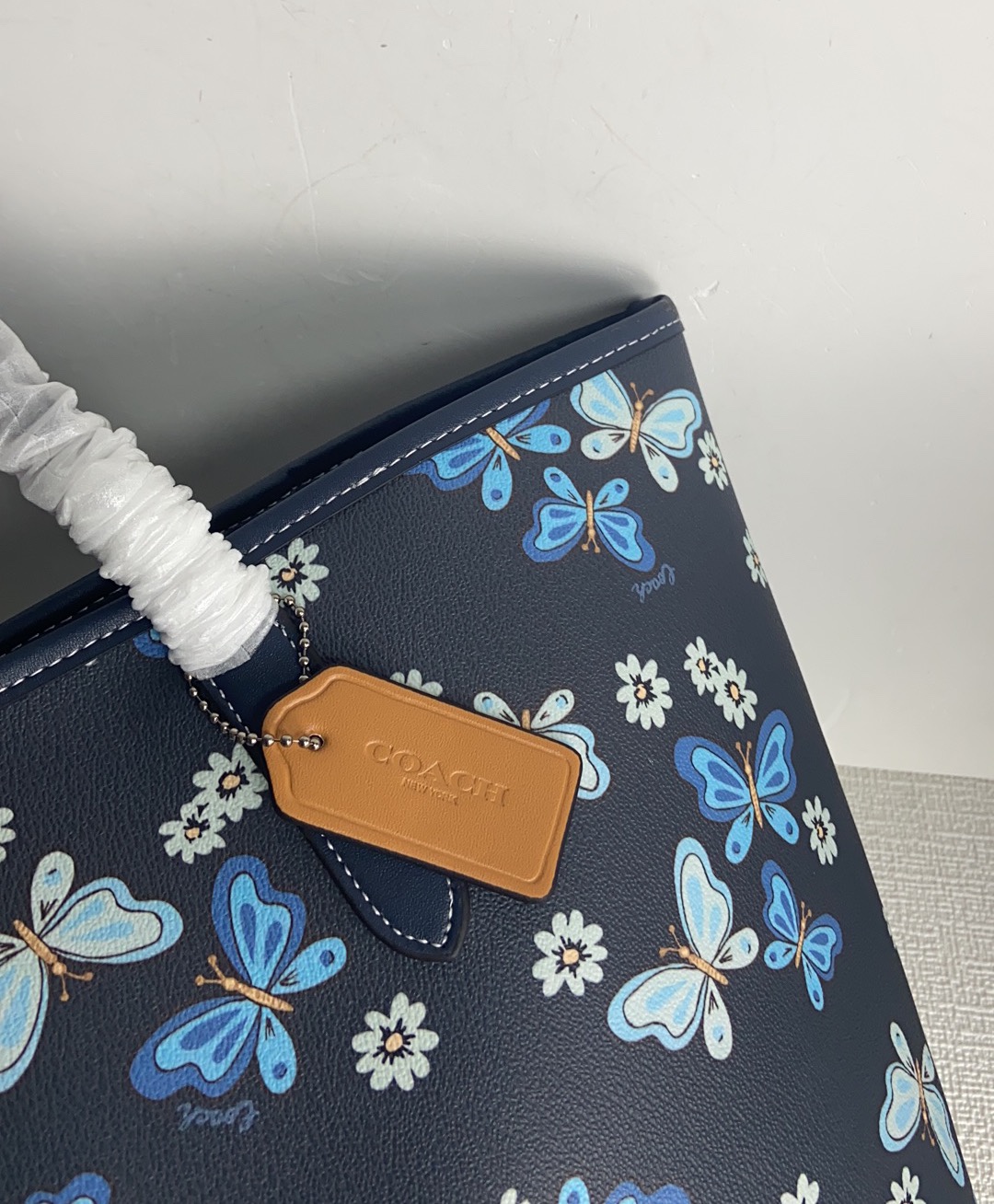 Handbags Coach CH211 size:32*28*14.5 - vstockx