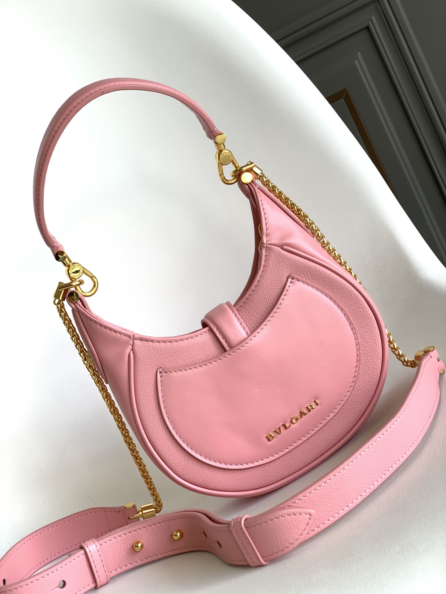 Handbags Bvlgari 2916340801 size:19.5*20*5 cm - vstockx