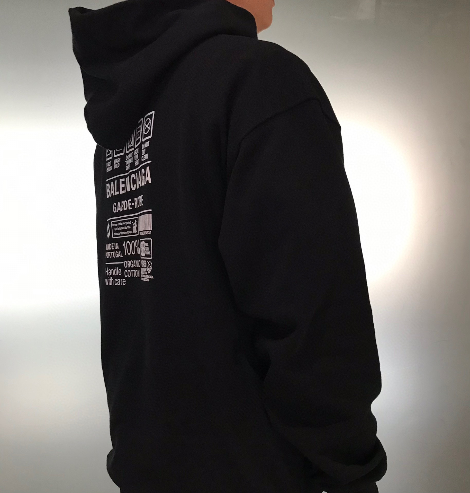 Clothes Balenciaga 401 - vstockx